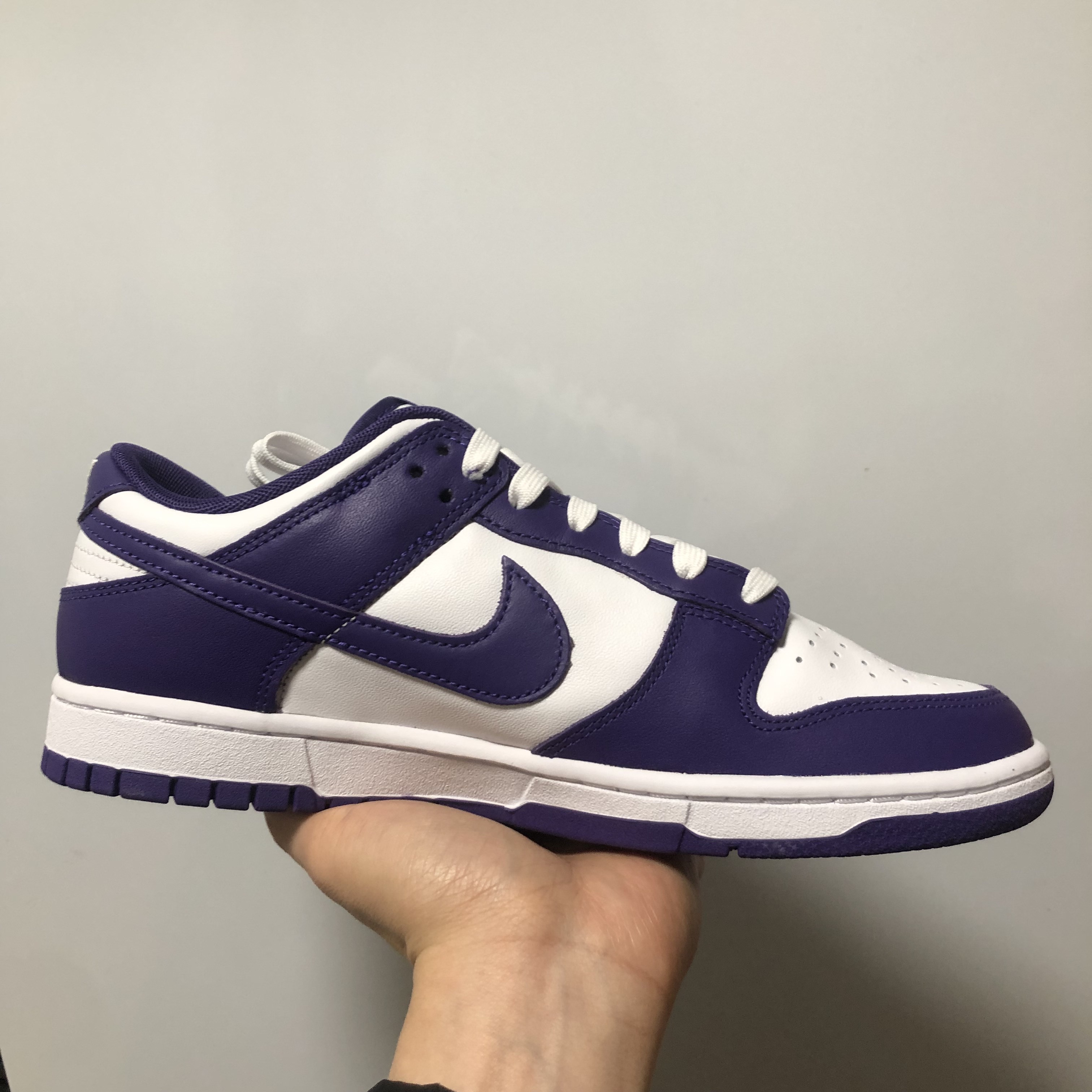 Nike Dunk Low Retro Championship Court Purple 착용 스타일