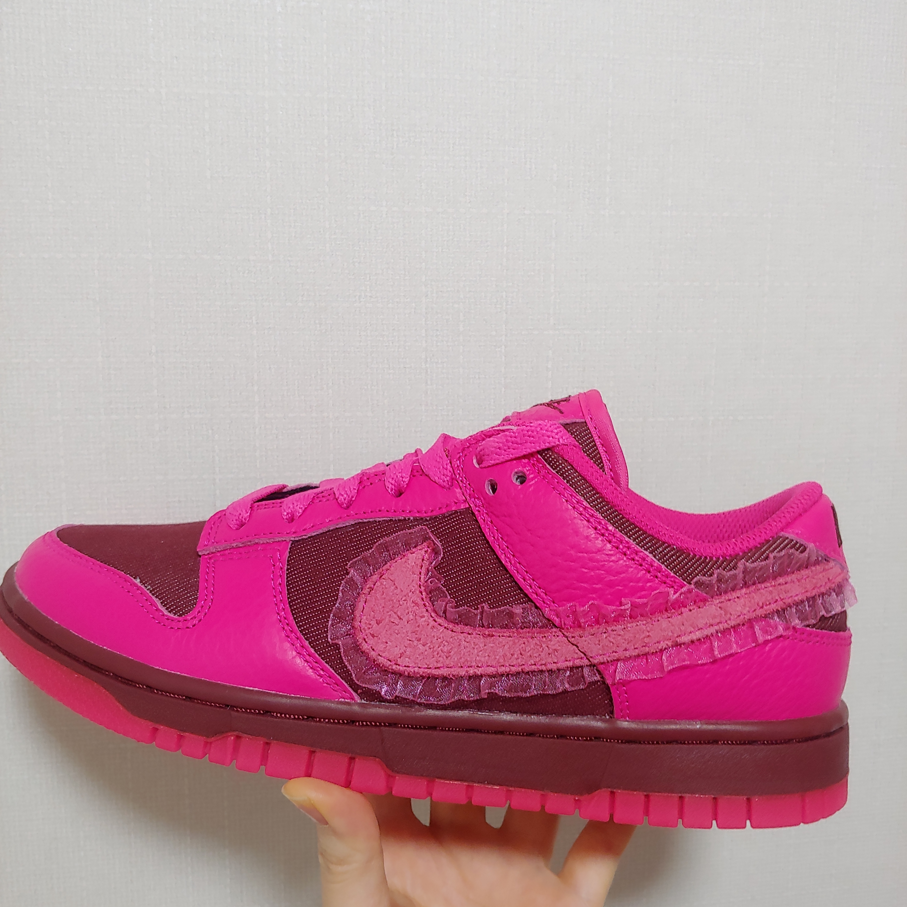 (W) Nike Dunk Low Prime Pink 착용 스타일 - 1