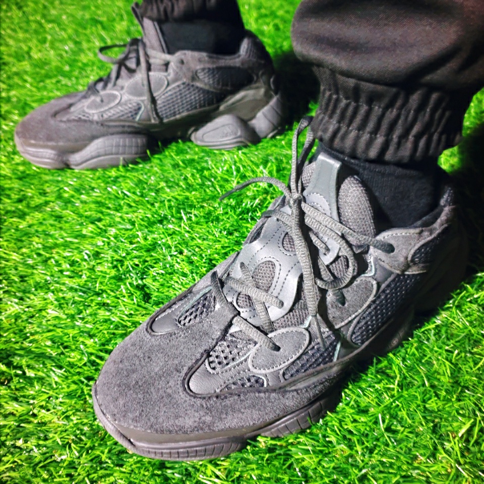 Adidas Yeezy 500 Utility Black 2018/2020 착용 스타일 - 5
