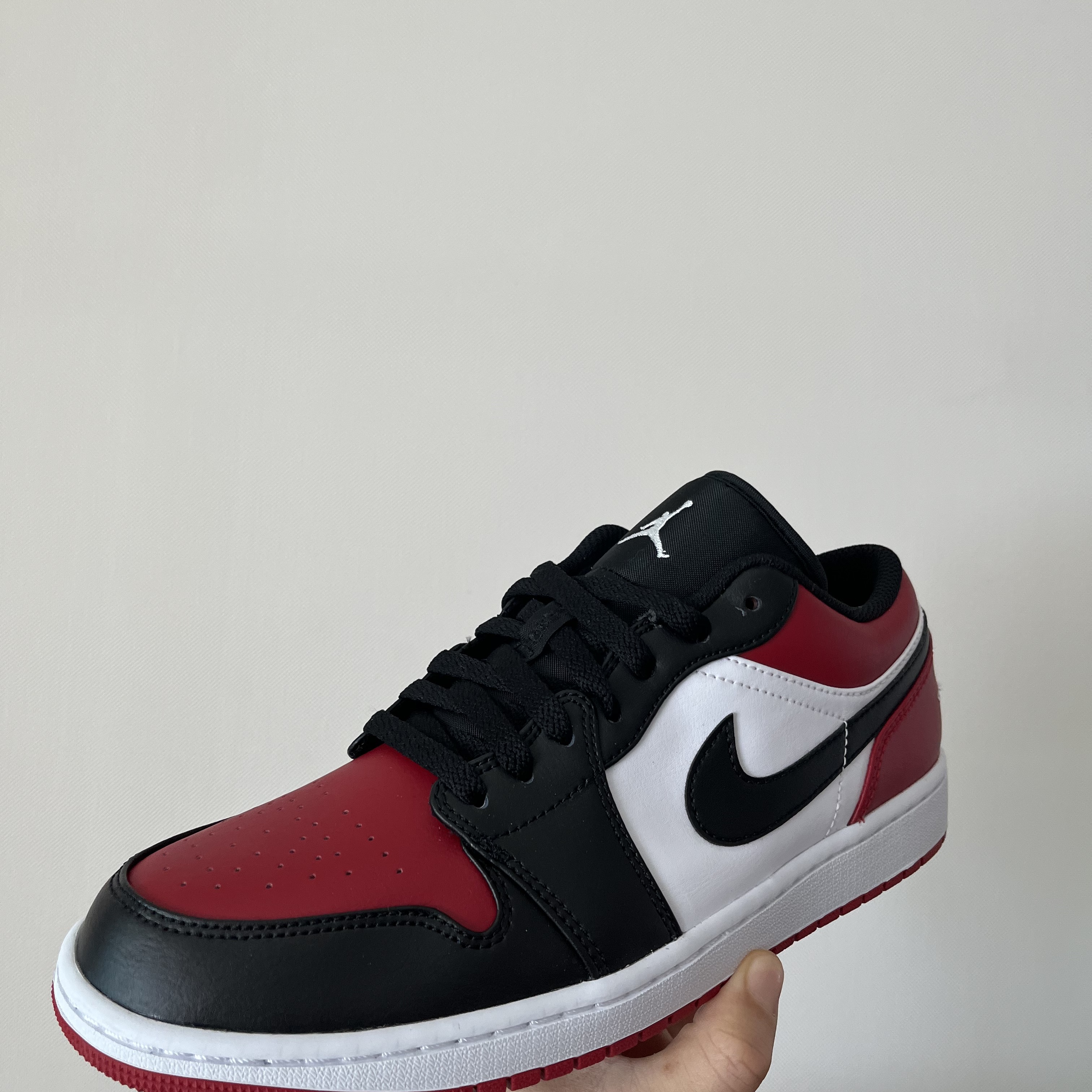 Jordan 1 Low Bred Toe, (GS) Jordan 1 Low Bred Toe 착용 스타일 - 3