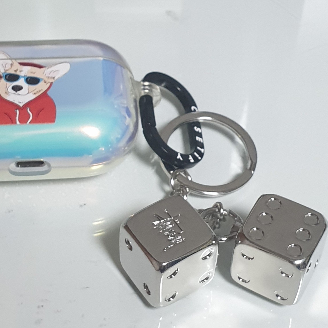 Stussy Metal Dice Keychain Silver, Apple AirPods Pro with MagSafe Charging Case (Korean Ver.) 착용 스타일