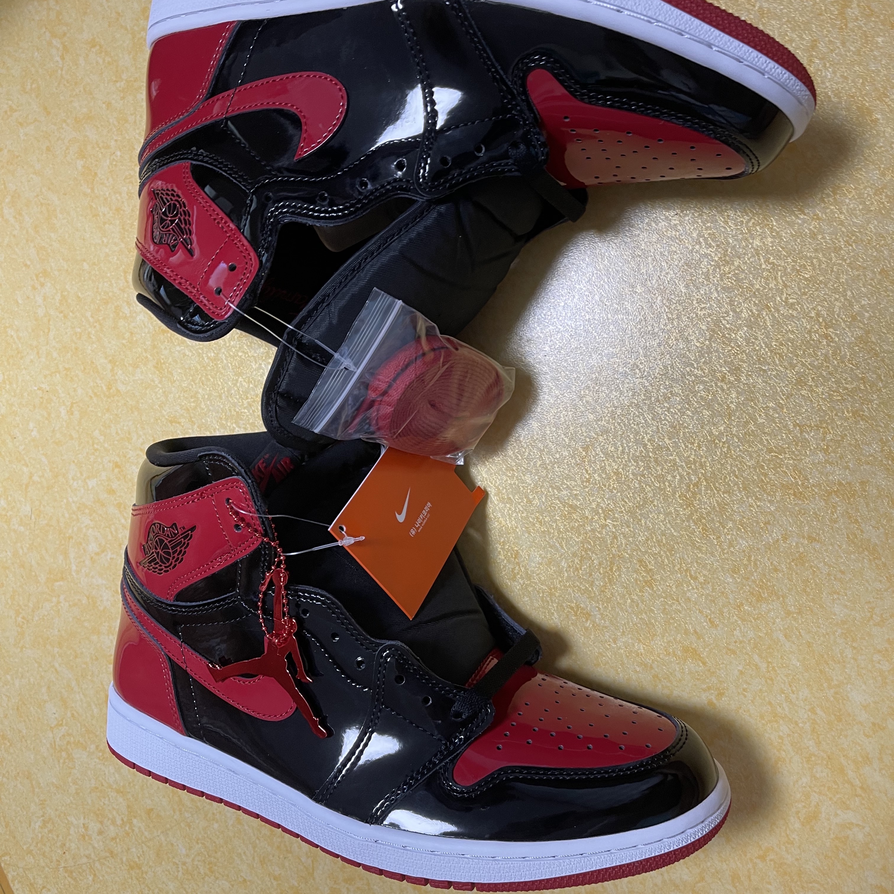 Jordan 1 Retro High OG Shadow 2.0, Jordan 1 Retro High OG Patent Bred 착용 스타일 - 2