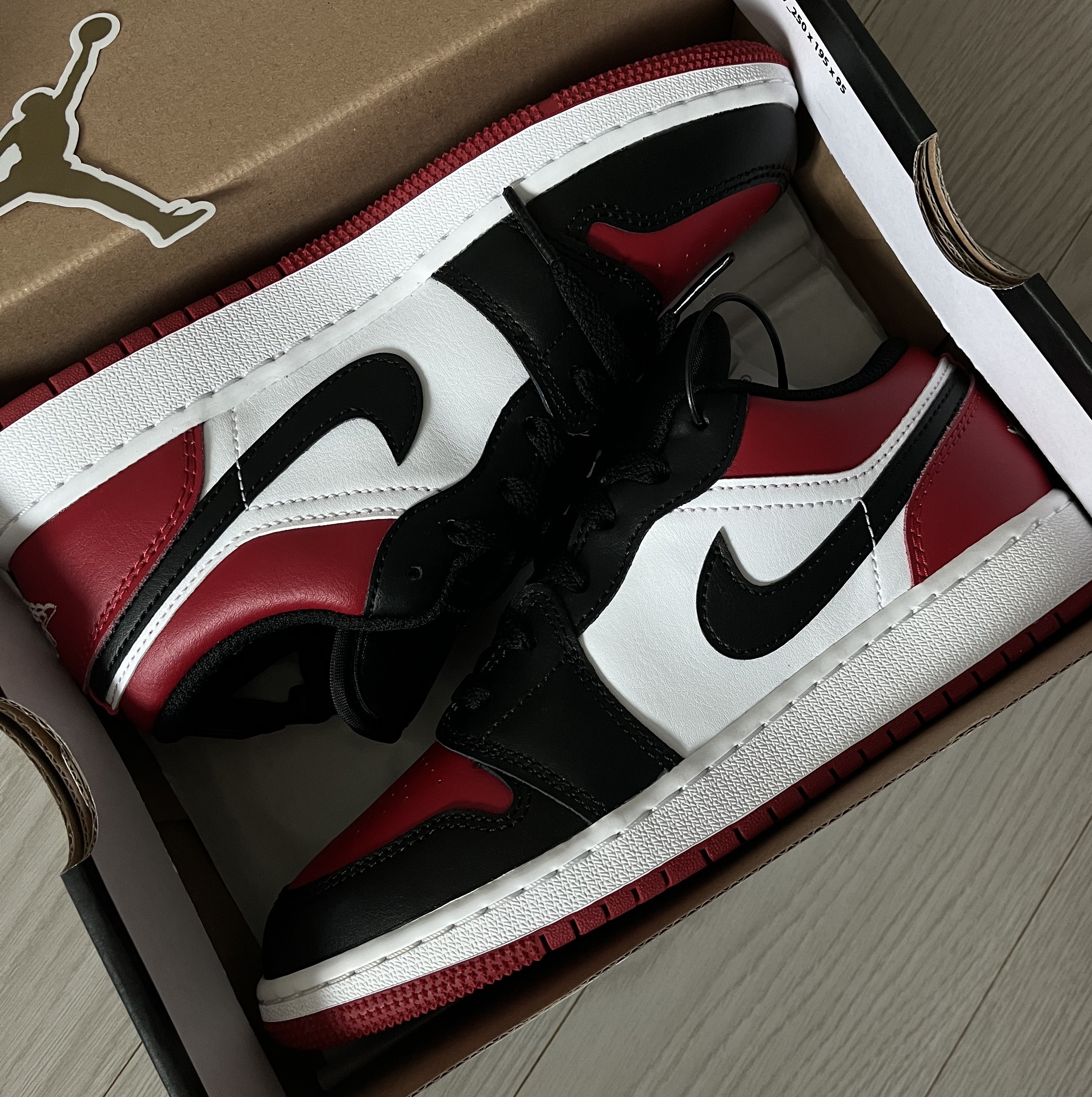 (GS) Jordan 1 Low Bred Toe 착용 스타일 - 2