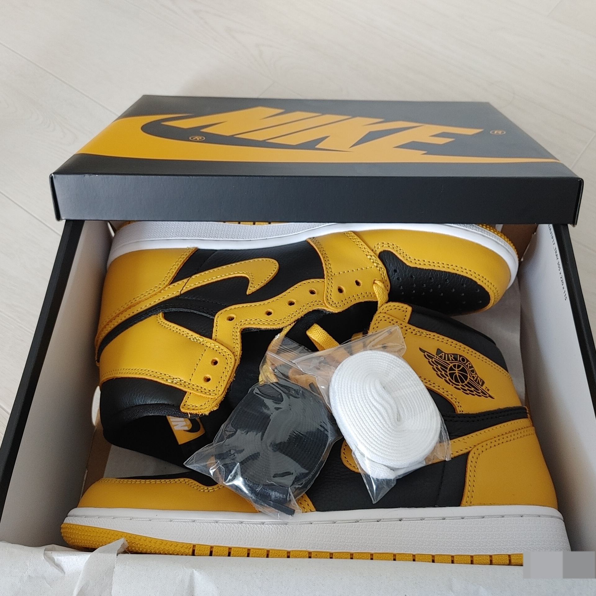 Jordan 1 Retro High OG Pollen 착용 스타일 - 1