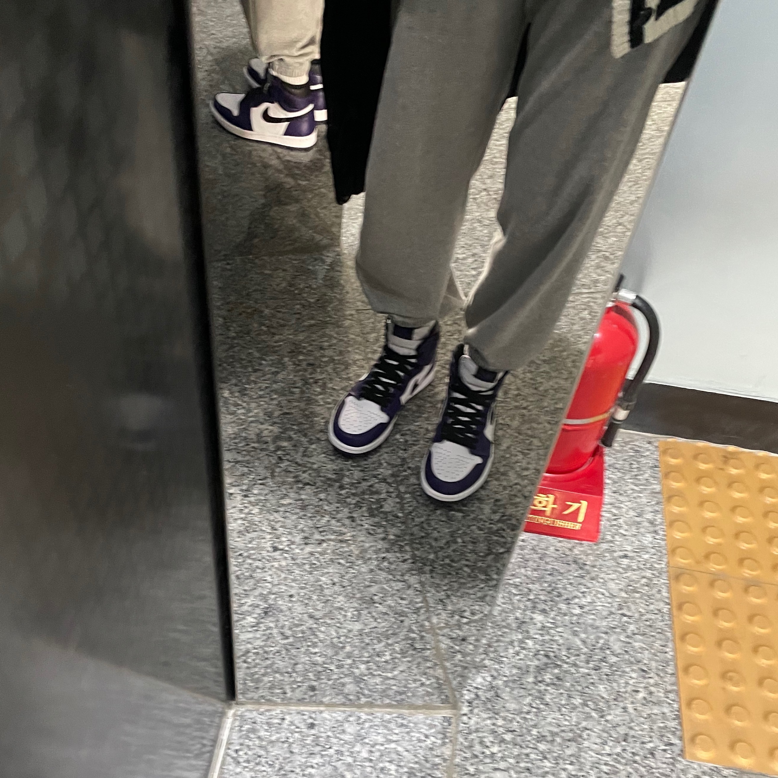 Jordan 1 Retro High OG Court Purple 2020 착용 스타일 - 2