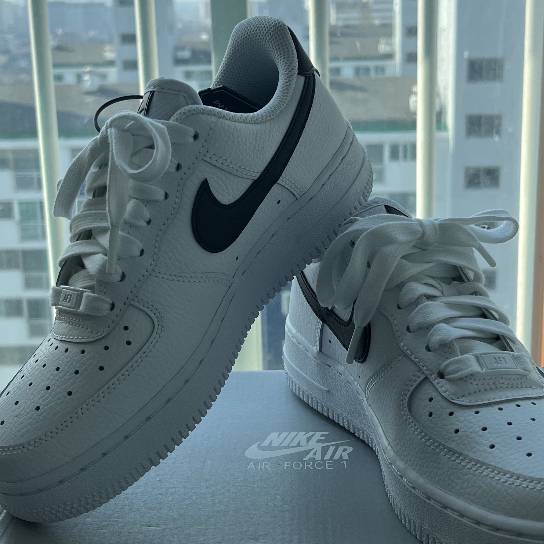 (W) Nike Air Force 1 '07 Low White Black 착용 스타일