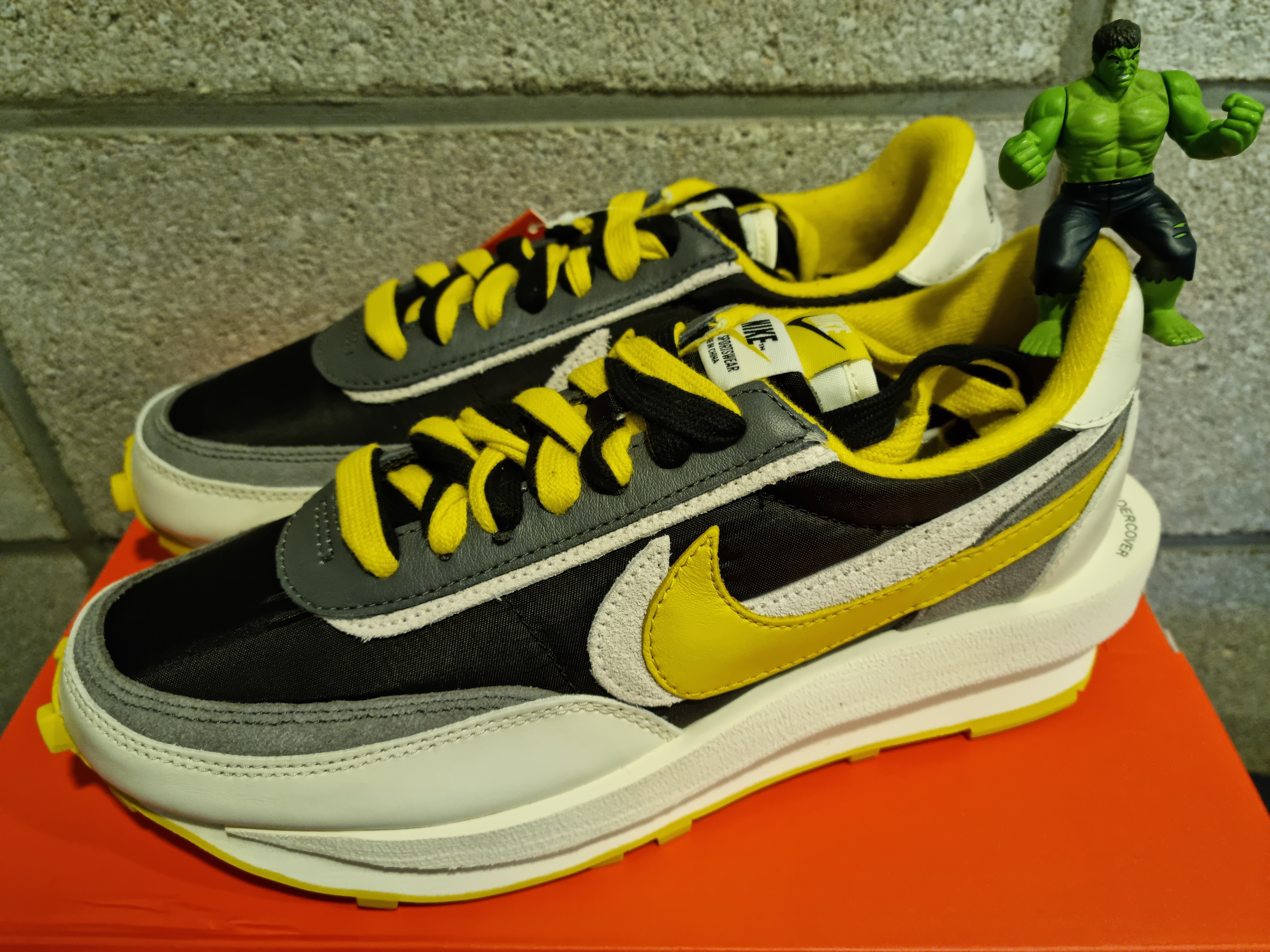 Nike x Sacai x Undercover LDWaffle Black Bright Citron 착용 스타일 - 1