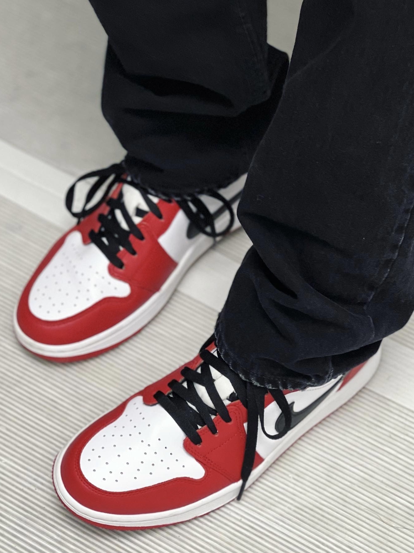 Jordan 1 Low Golf Chicago 착용 스타일 - 2