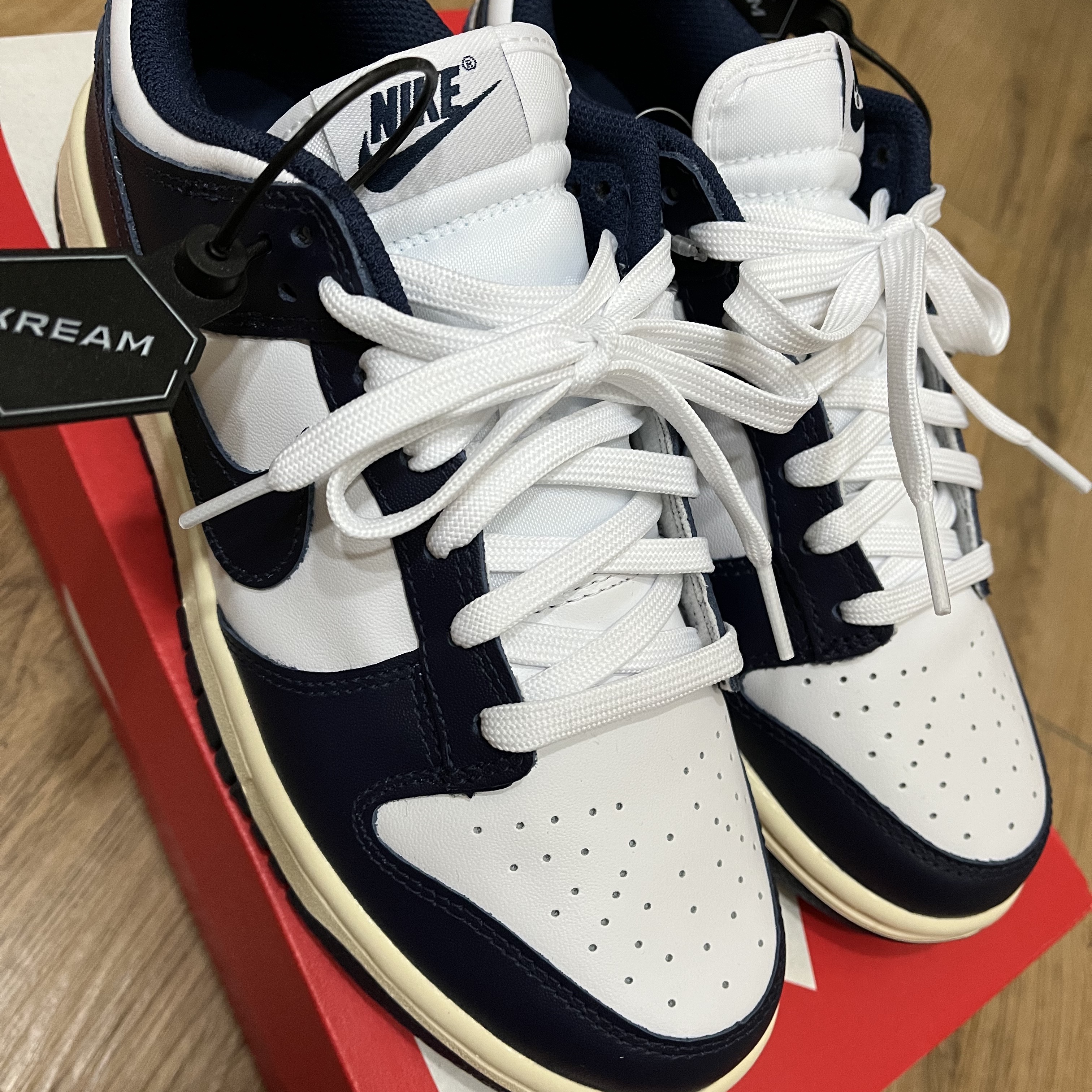 (W) Nike Dunk Low Vintage Midnight Navy 착용 스타일