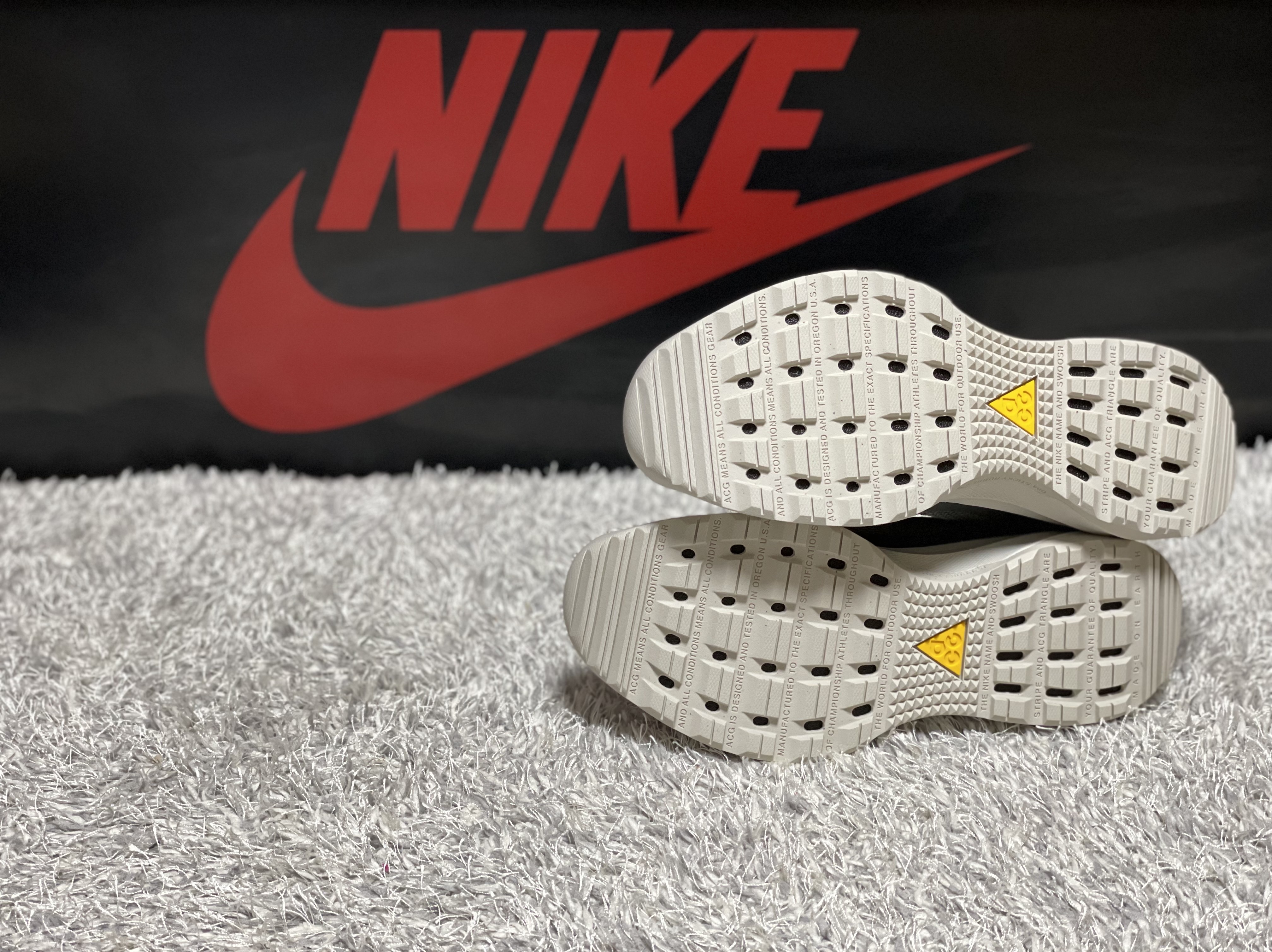 Nike ACG Zoom Air AO Smoke Grey 착용 스타일 - 4