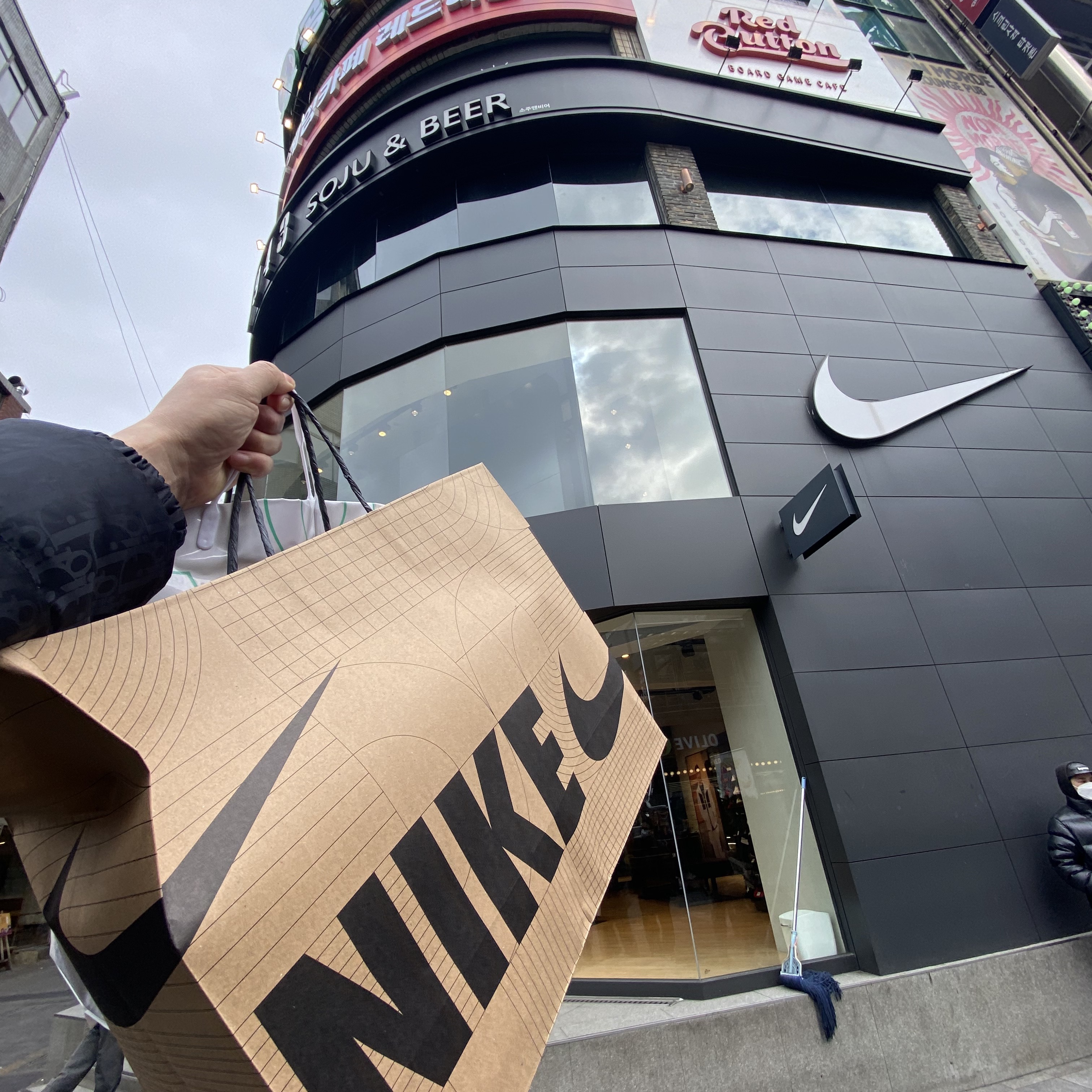 Nike Dunk Low Retro Wolf Grey, Dior Oblique Down Jacket Black Nylon Jacquard 착용 스타일 - 2