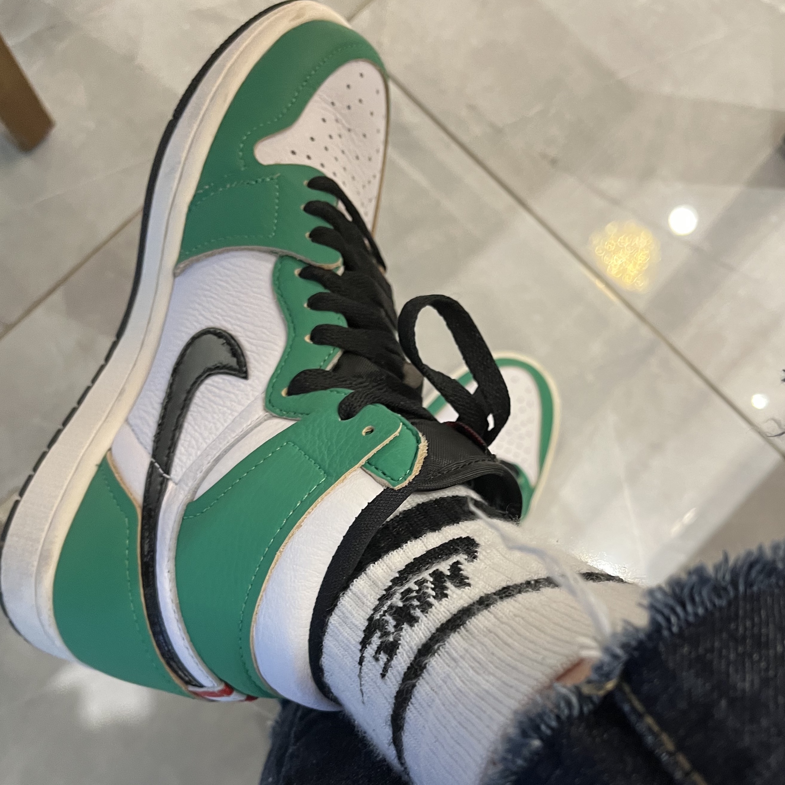 (W) Jordan 1 Retro High OG Lucky Green 착용 스타일 - 1