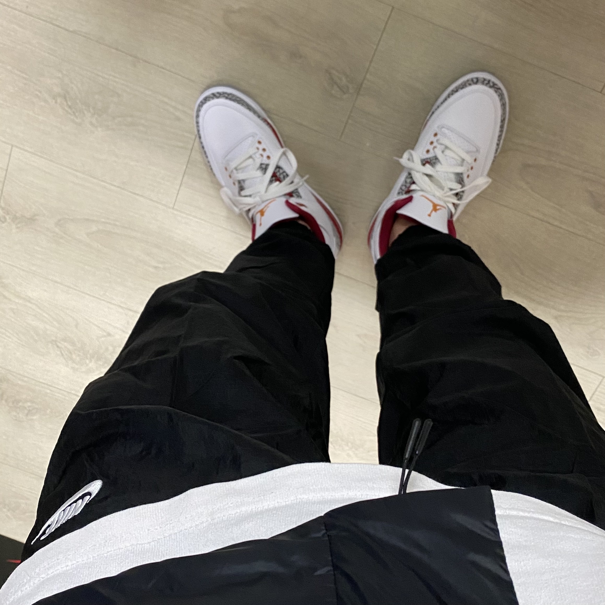 Jordan 3 Retro Cardinal Red 착용 스타일 - 3