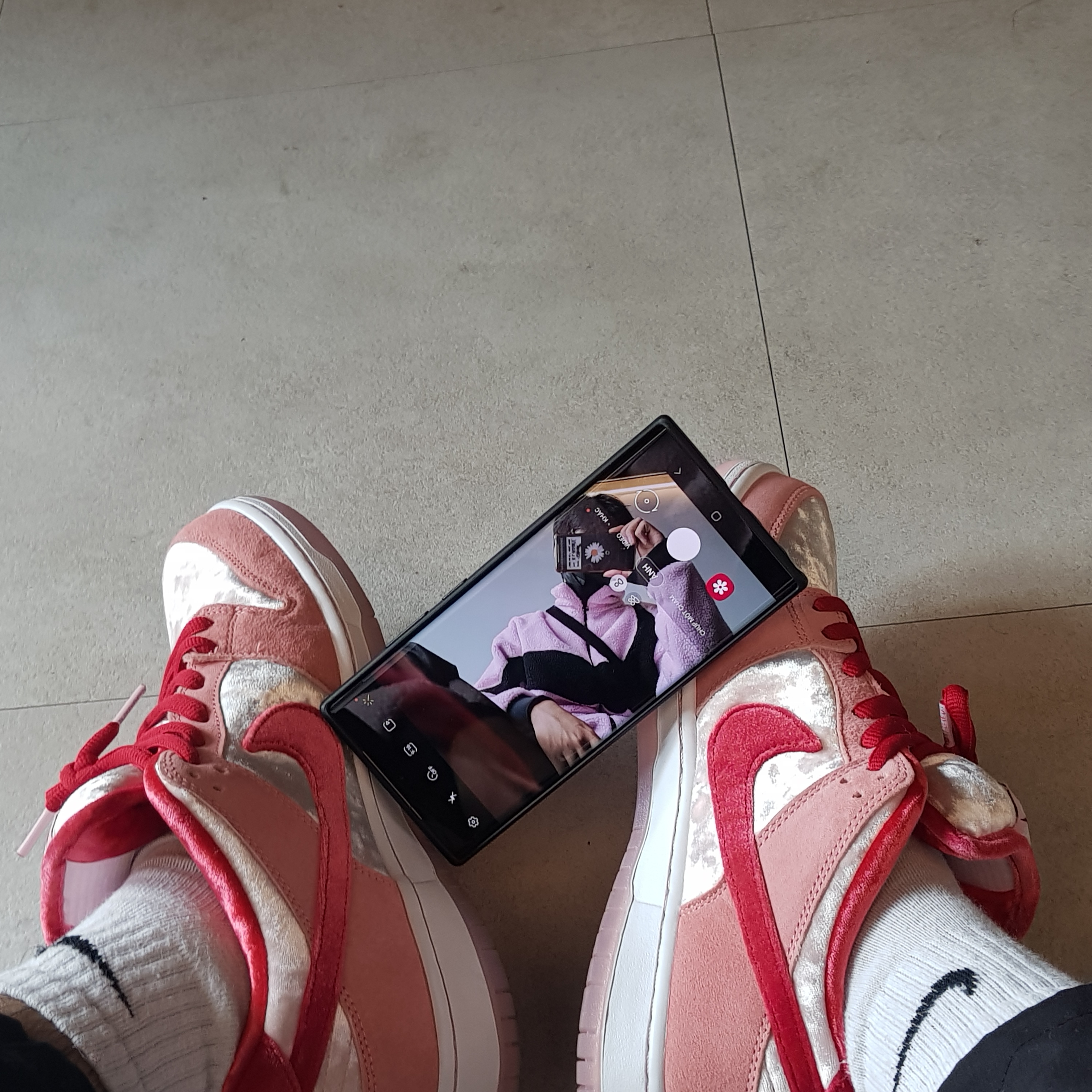 Nike x StrangeLove SB Dunk Low Pink (Regular Box), Nike Big Swoosh Full Zip Jacket Pink Black 착용 스타일