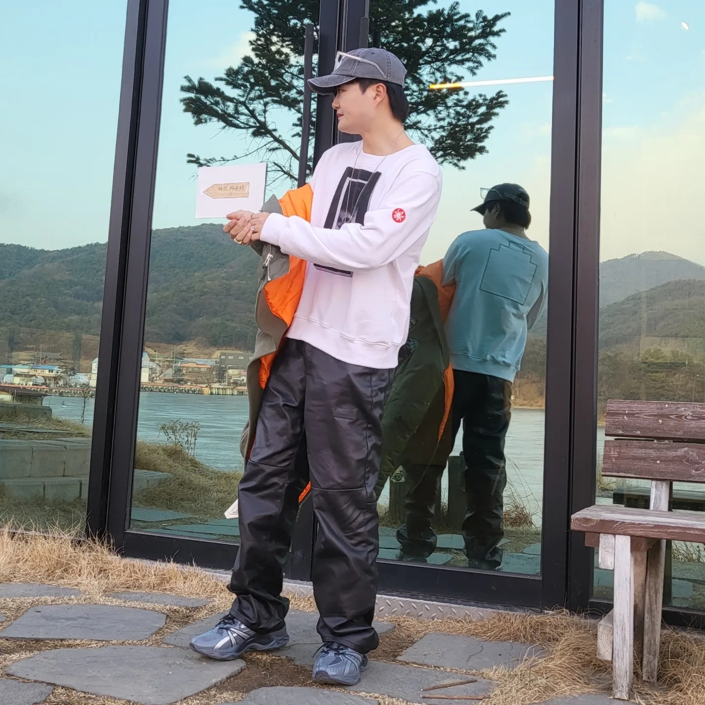 Stussy x CDG MA-1 Jacket Olive, Asics HN2-S Protoblast Steel Grey 착용 스타일 - 3