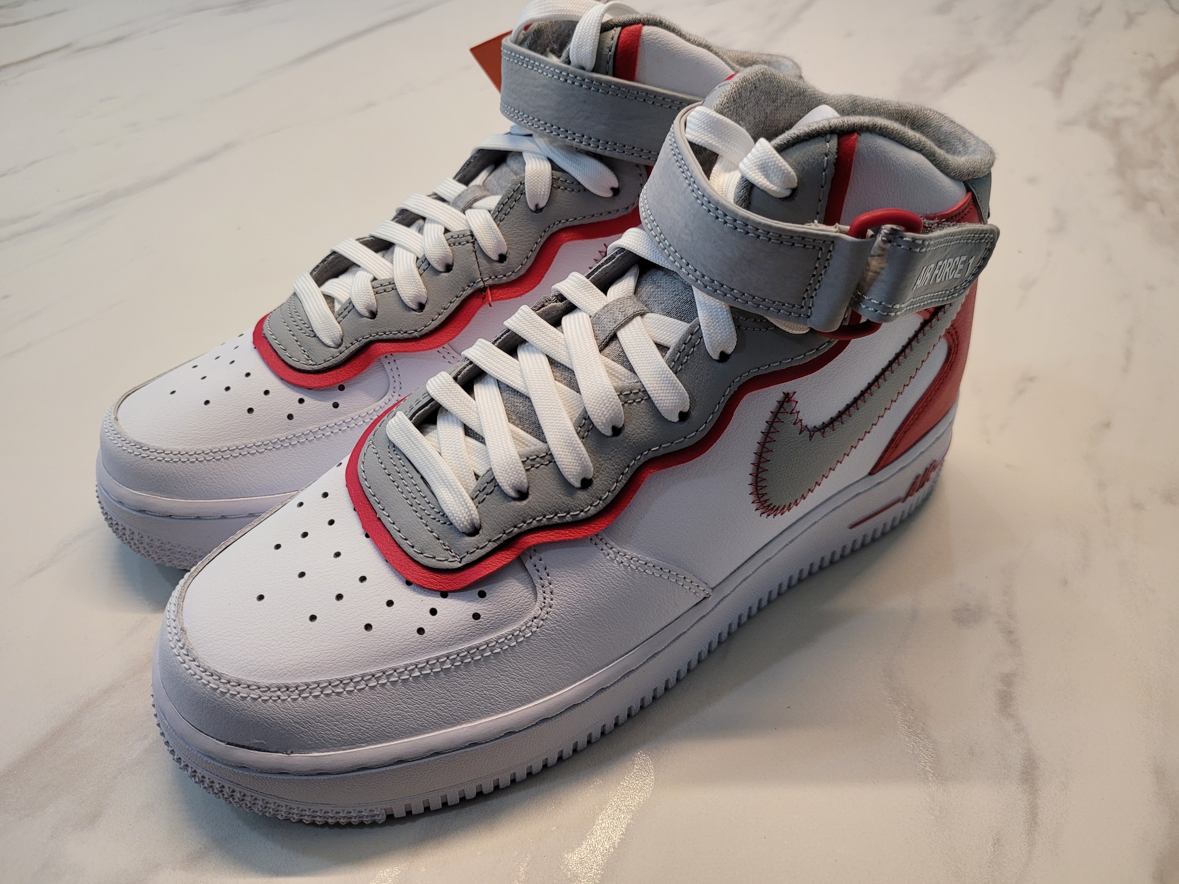 Nike Air Force 1 Mid '07 LV8 Athletic Club White Gym Red 착용 스타일