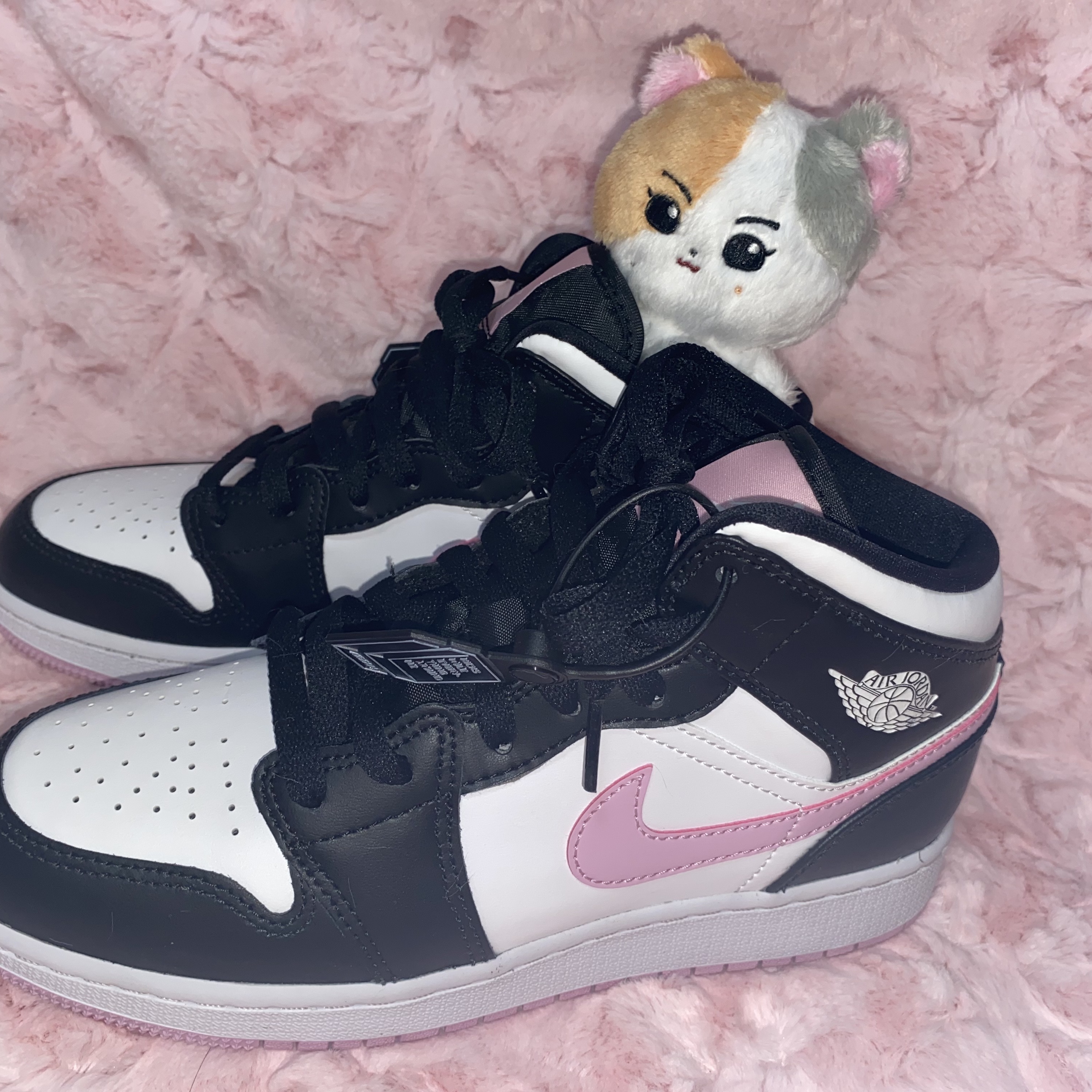 (GS) Jordan 1 Mid Light Arctic Pink 착용 스타일 - 3