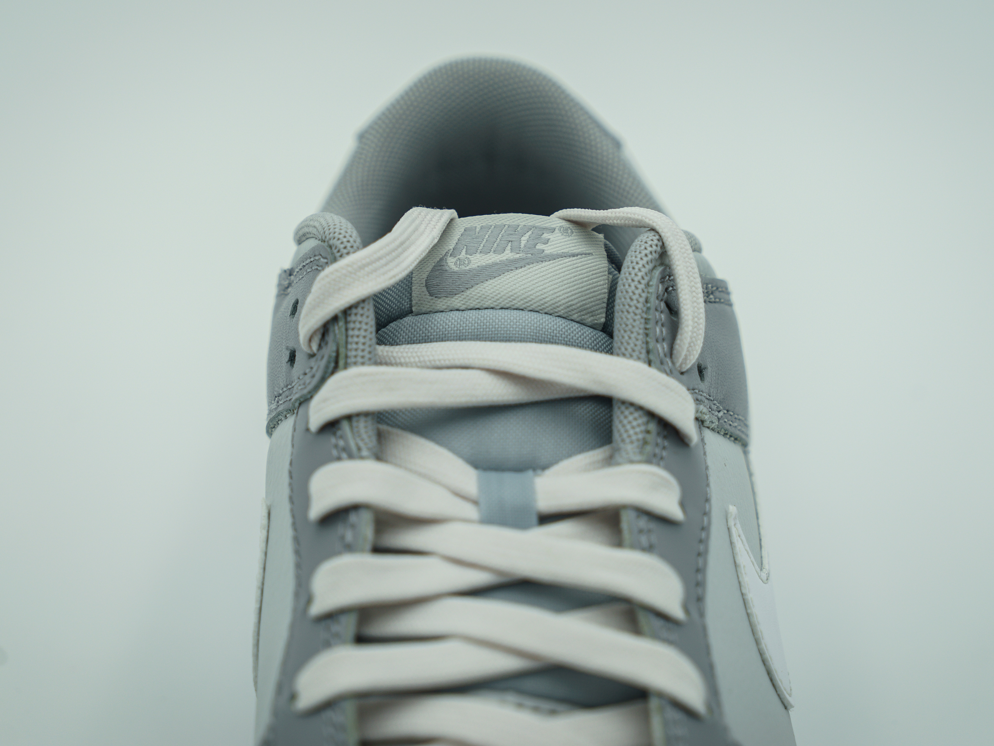 Nike Dunk Low Retro Wolf Grey 착용 스타일 - 3