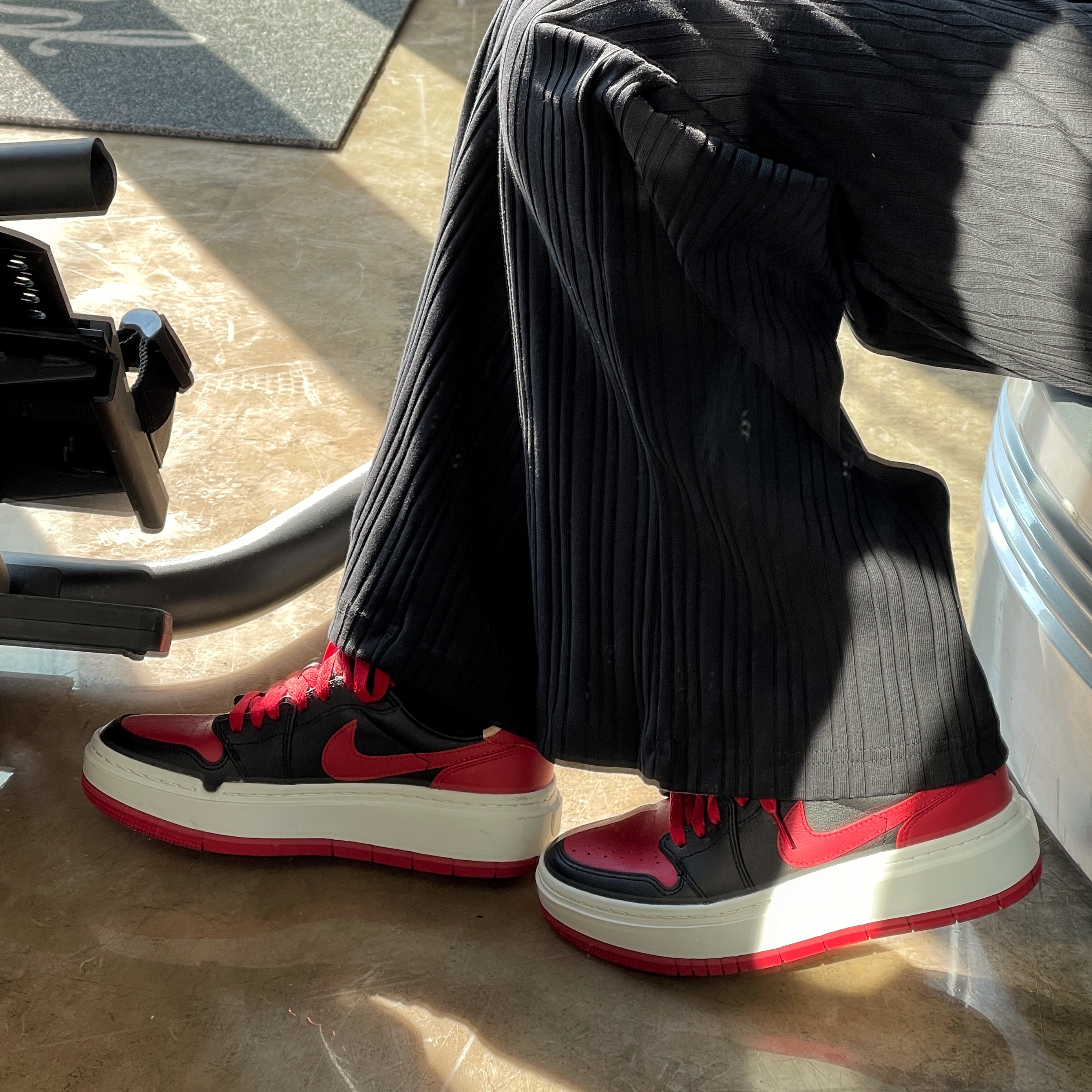 (W) Jordan 1 Elevate Low SE Bred 착용 스타일 - 1