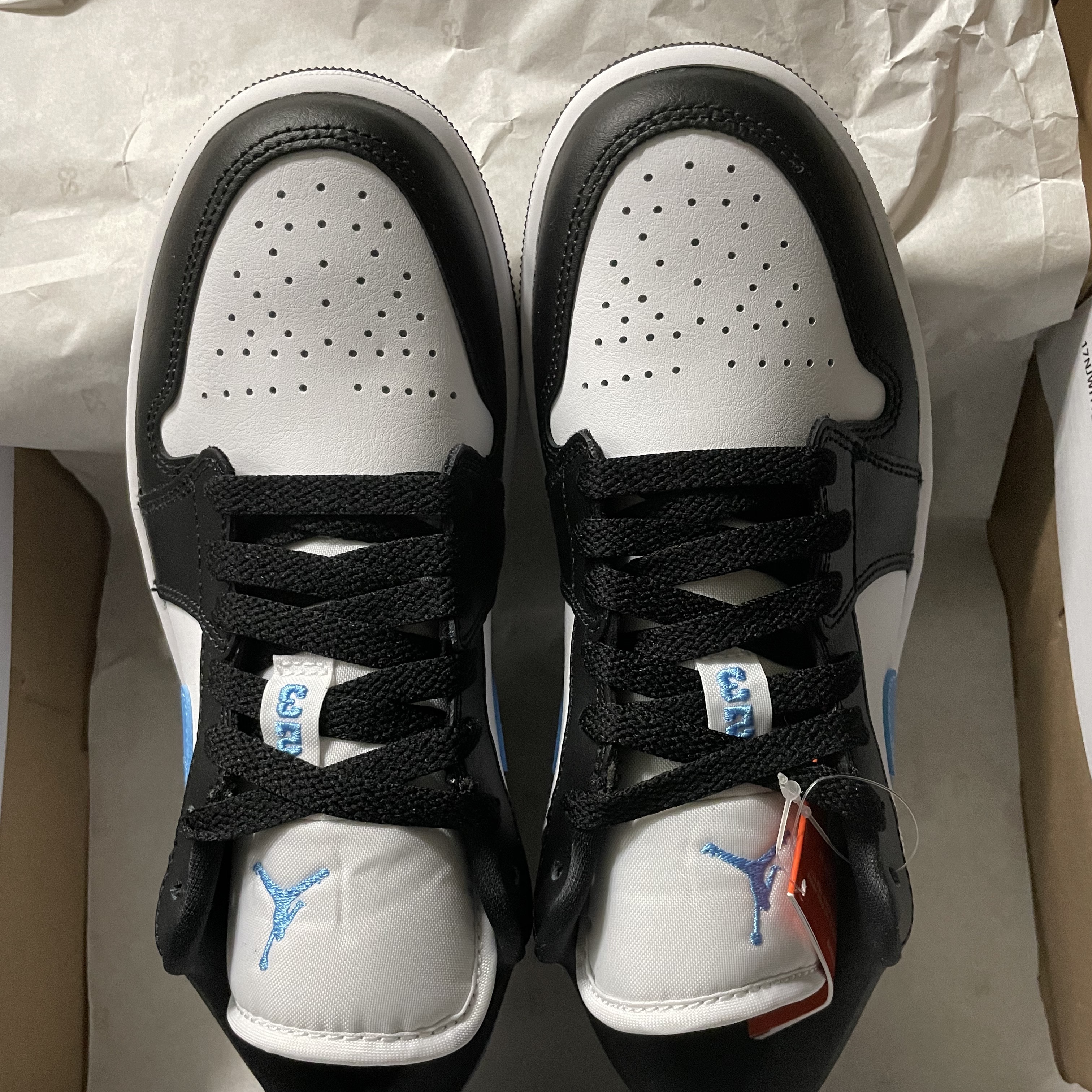 (W) Jordan 1 Low Black University Blue 착용 스타일 - 4