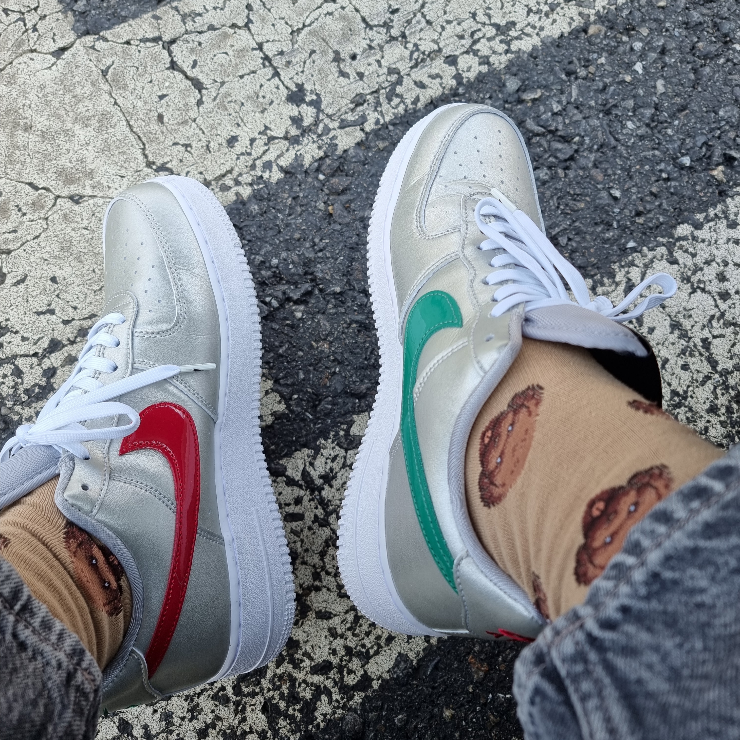 Nike Air Force 1 '07 LV8 Lucha Libre 착용 스타일 - 2