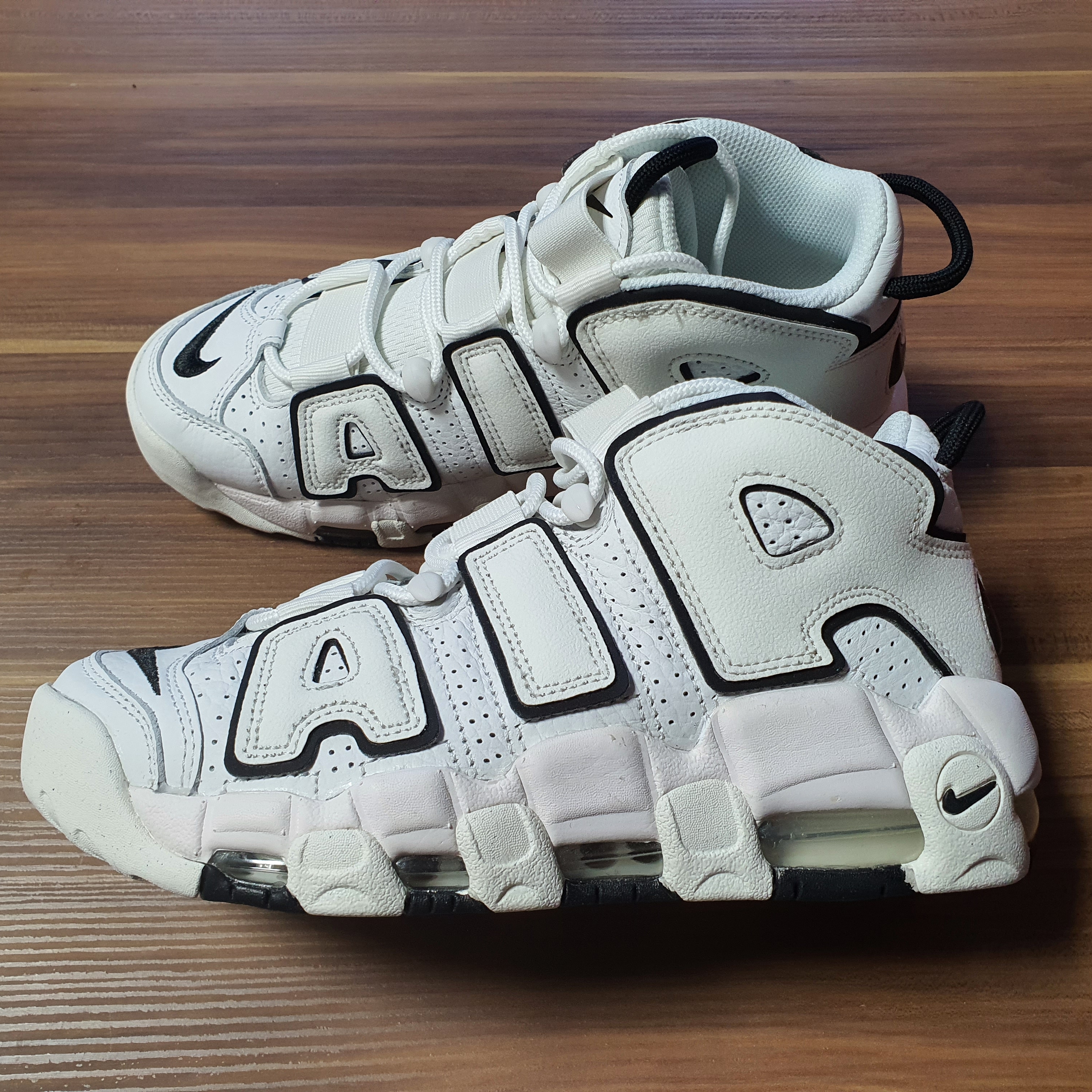 (W) Nike Air More Uptempo Summit White 착용 스타일 - 3