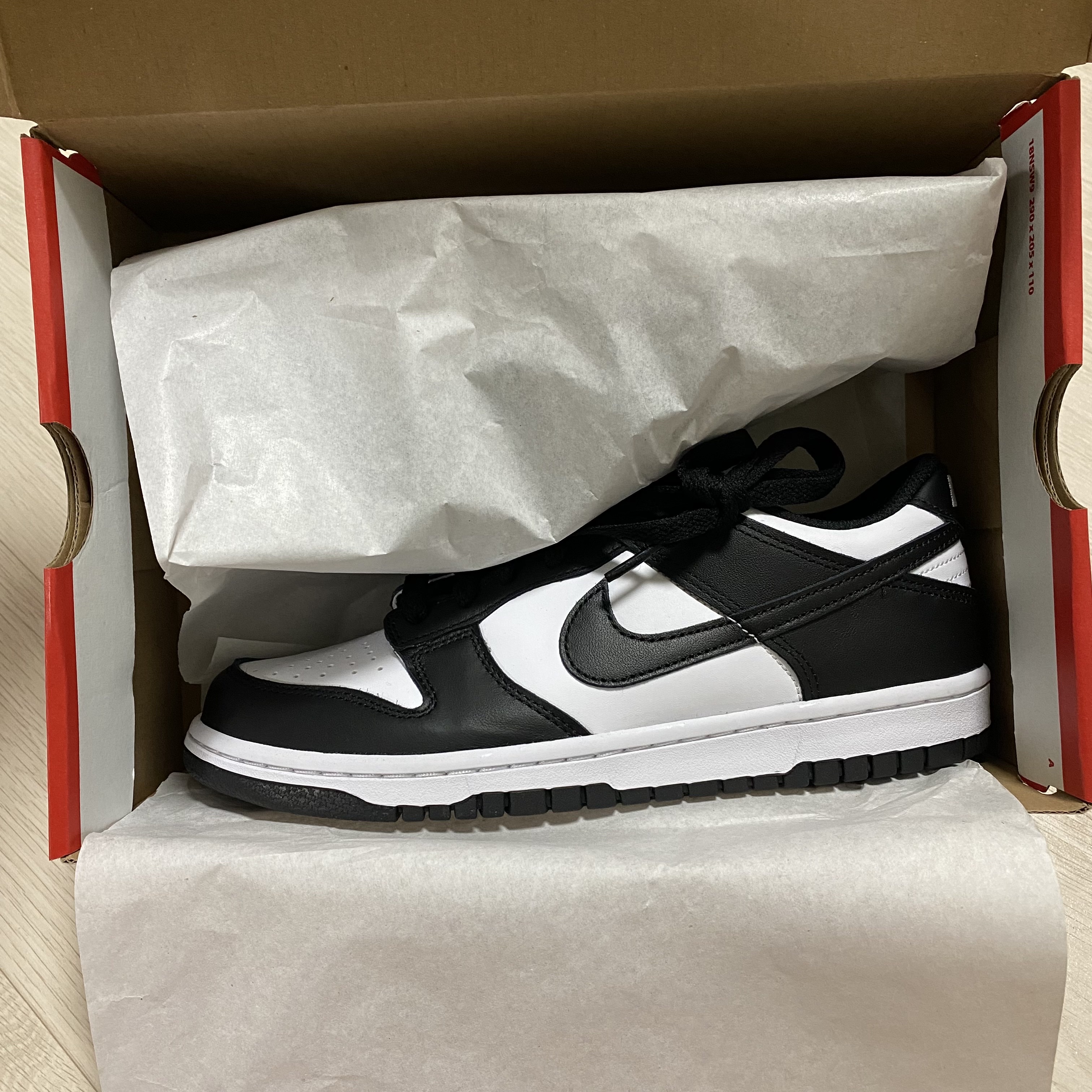 (GS) Nike Dunk Low Black 착용 스타일 - 3