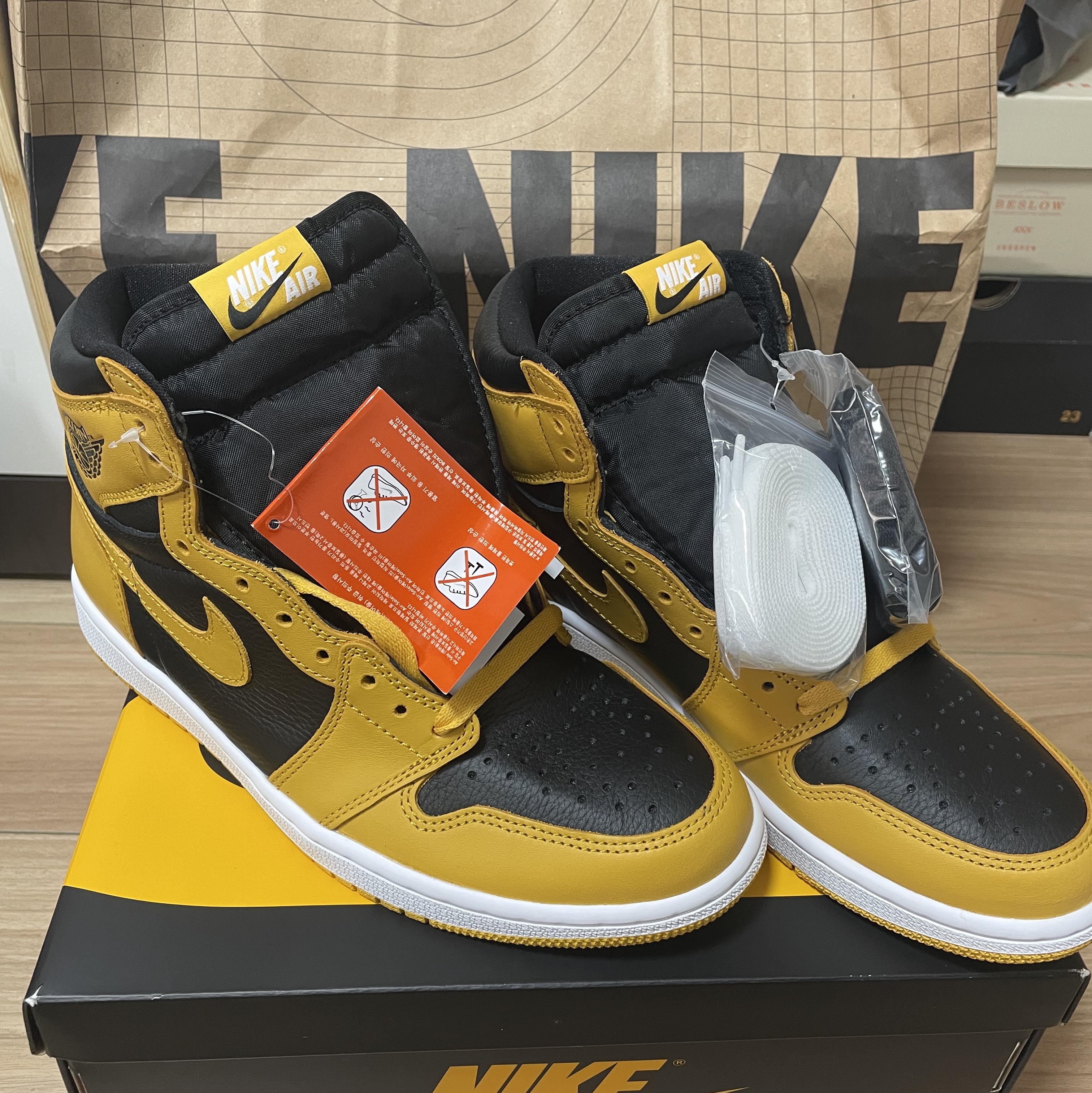 Jordan 1 Retro High OG Pollen 착용 스타일