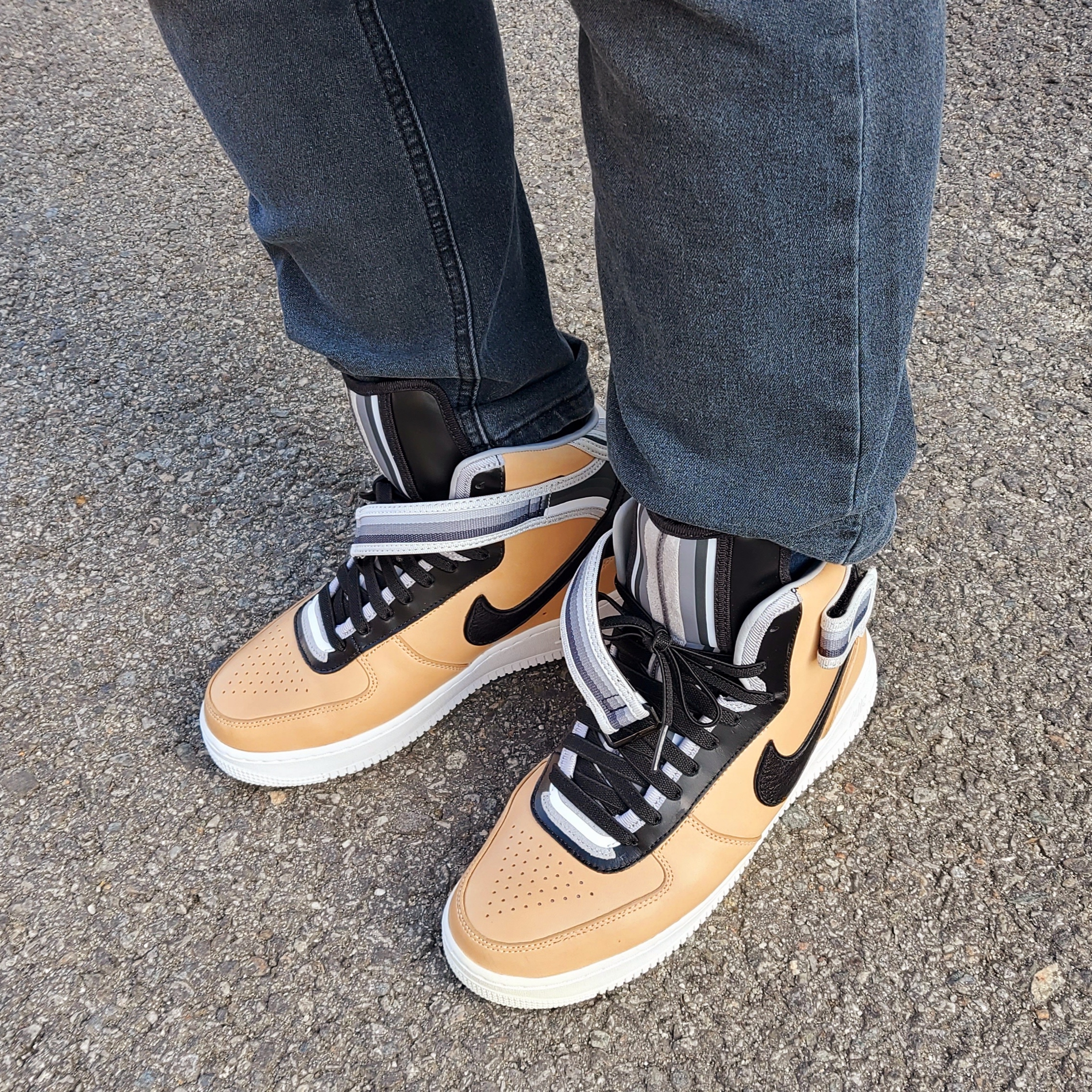 Nike x Riccardo Tisci Air Force 1 Mid Tan 착용 스타일 - 5
