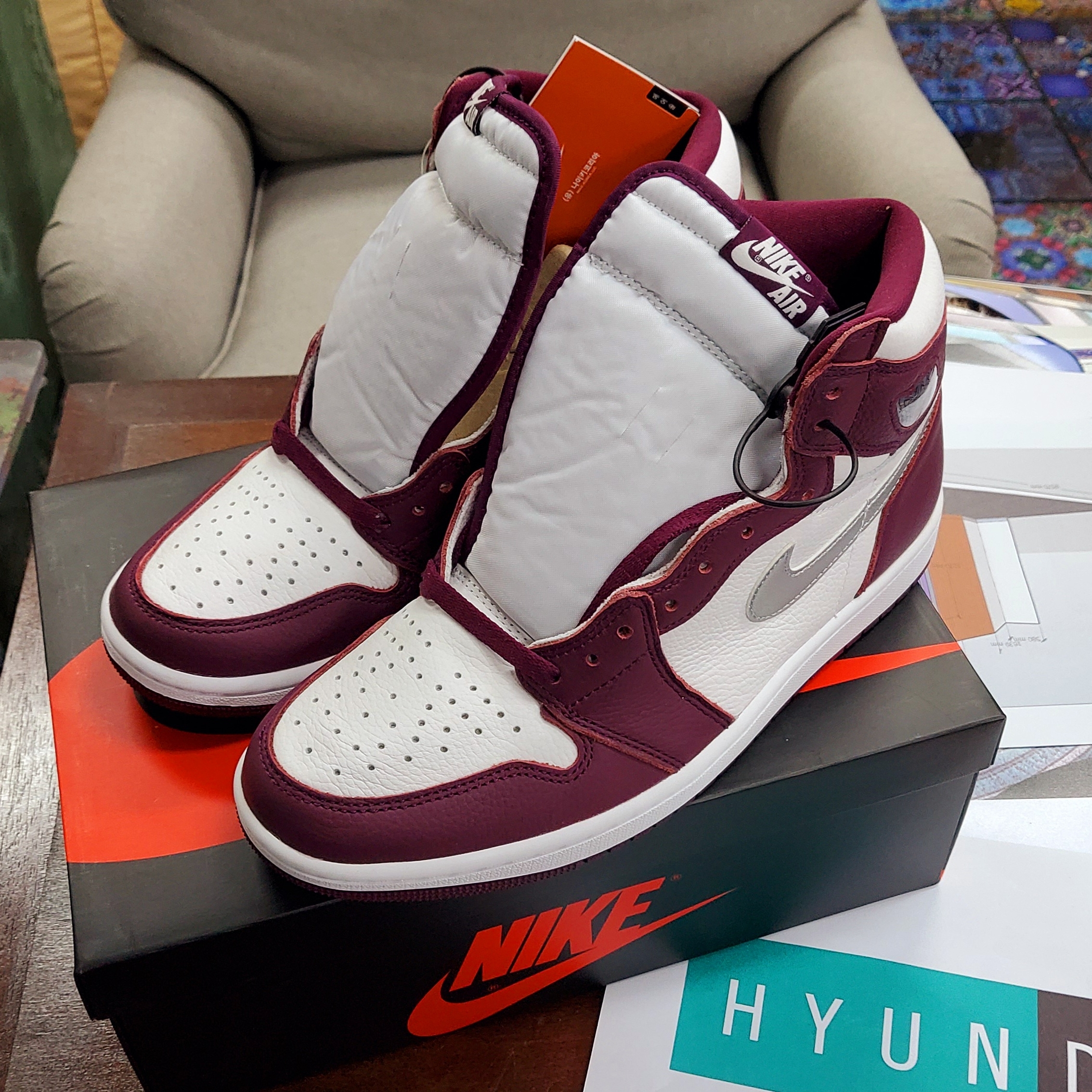 Jordan 1 Retro High OG Bordeaux 착용 스타일 - 3