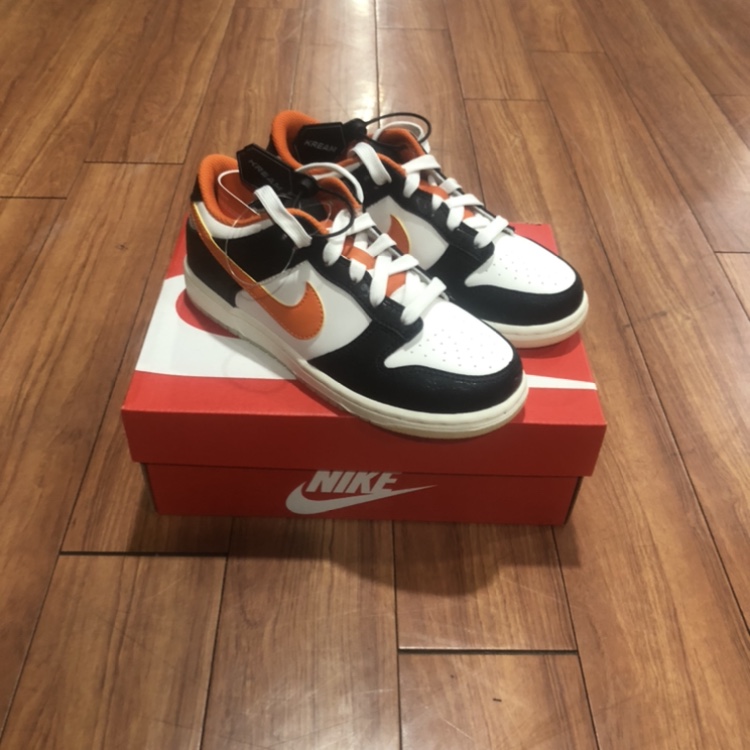 Converse Run Star Hike Hi Black White Gum, (PS) Nike Dunk Low PRM Halloween 착용 스타일 - 2