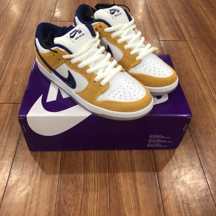 Nike SB Dunk Low Laser Orange 착용 스타일
