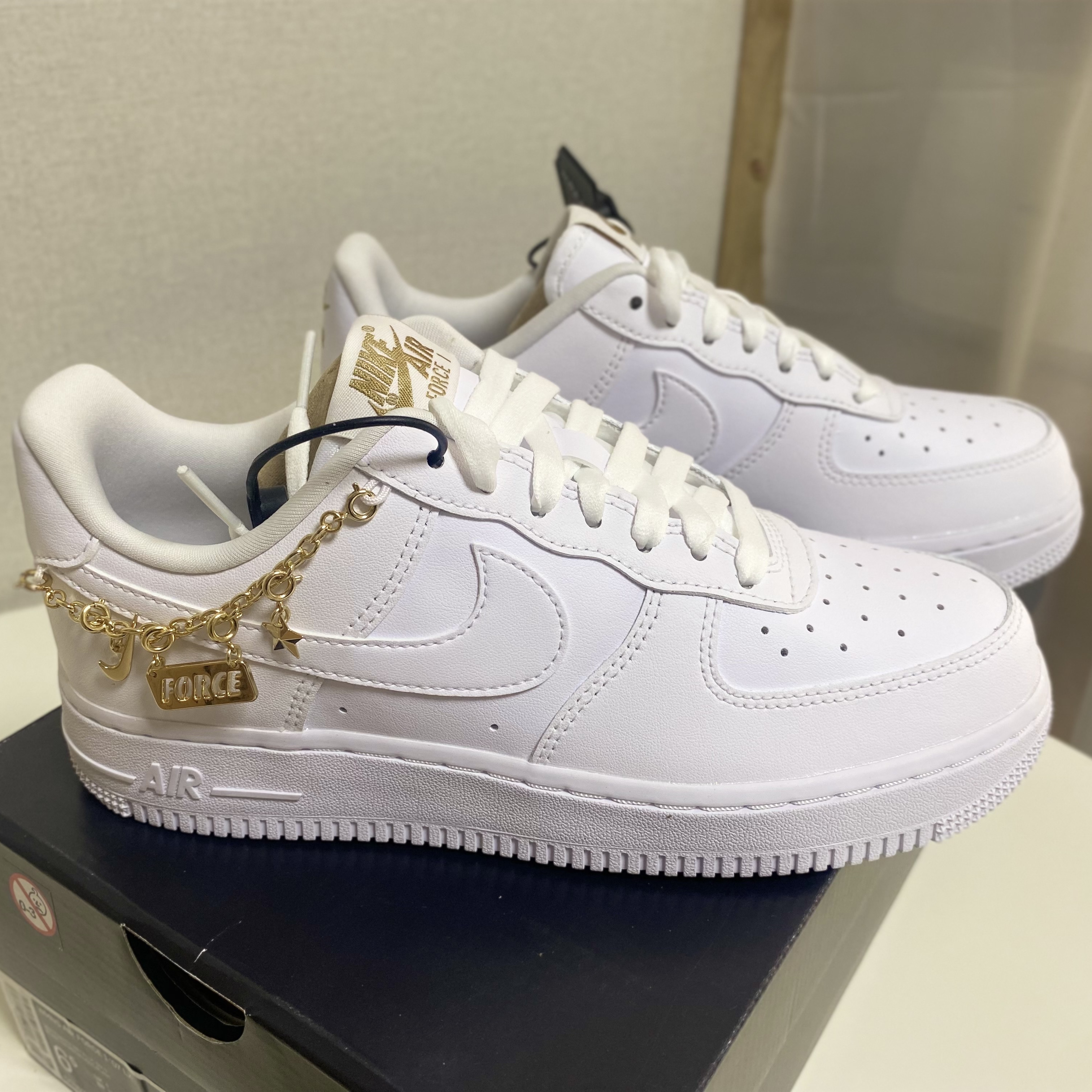 (W) Nike Air Force 1 '07 LX White Pendant 착용 스타일 - 2