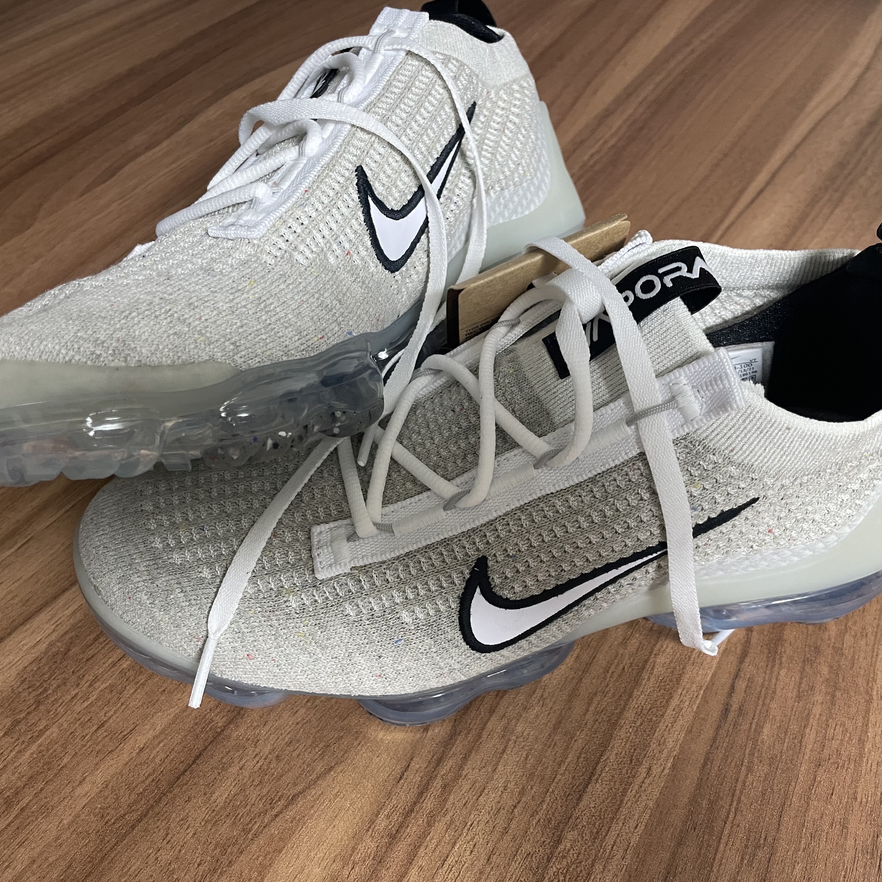 Nike Air VaporMax 2021 Flyknit White 착용 스타일 - 3