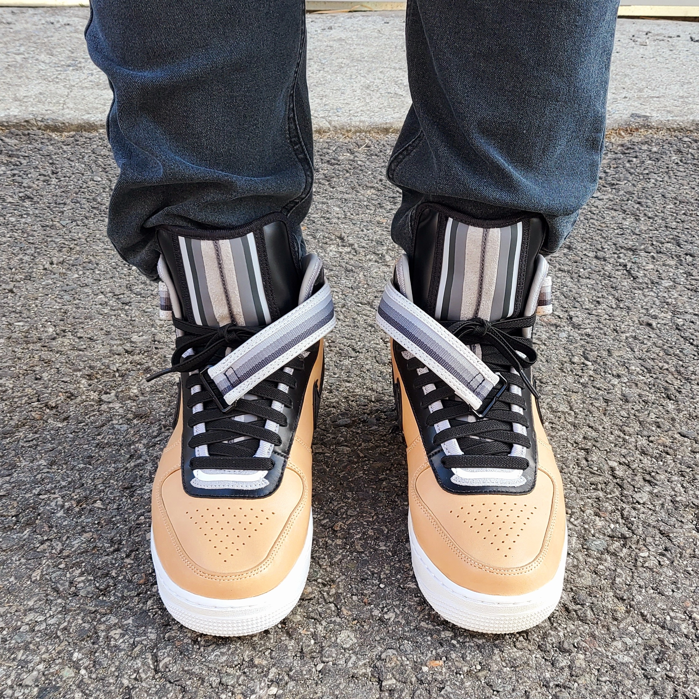 Nike x Riccardo Tisci Air Force 1 Mid Tan 착용 스타일 - 3