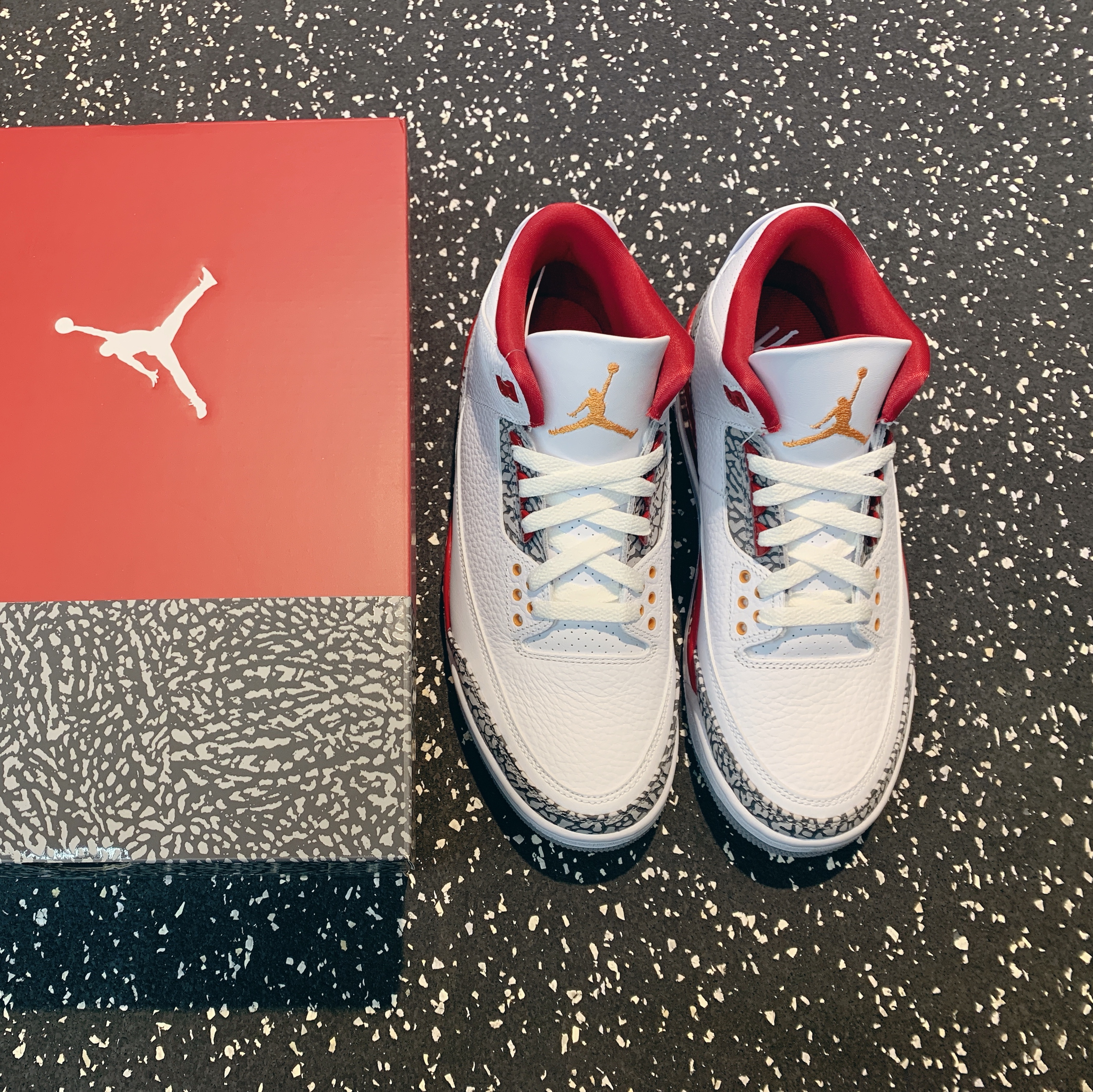 Jordan 3 Retro Cardinal Red 착용 스타일 - 4