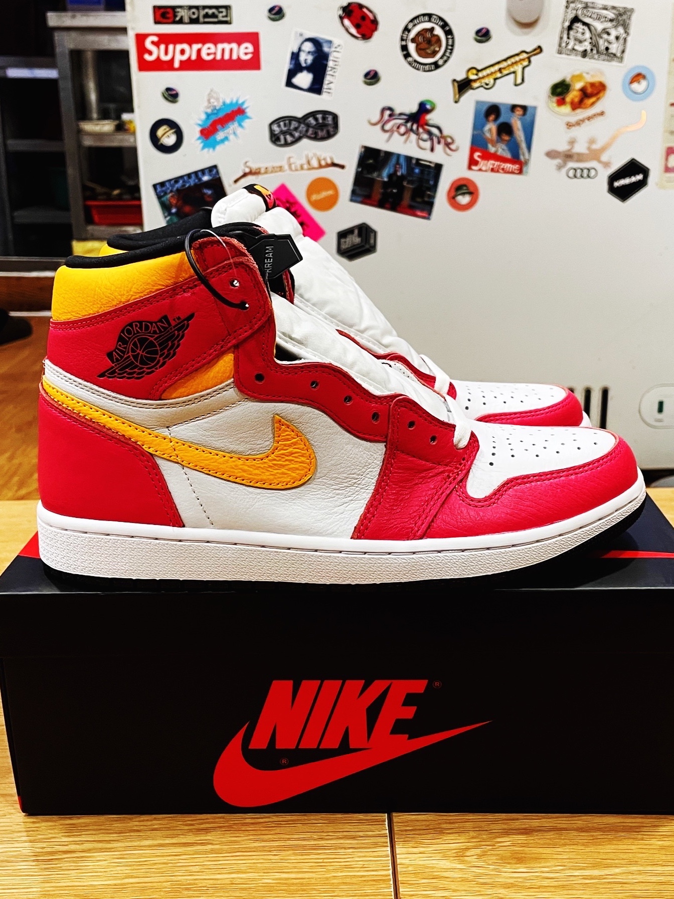 Jordan 1 Retro High OG Light Fusion Red 착용 스타일