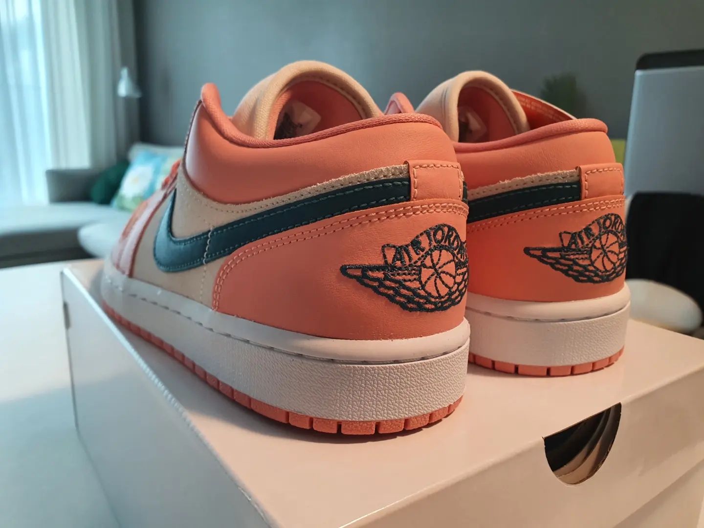 (W) Jordan 1 Low Light Madder Root 착용 스타일 - 3