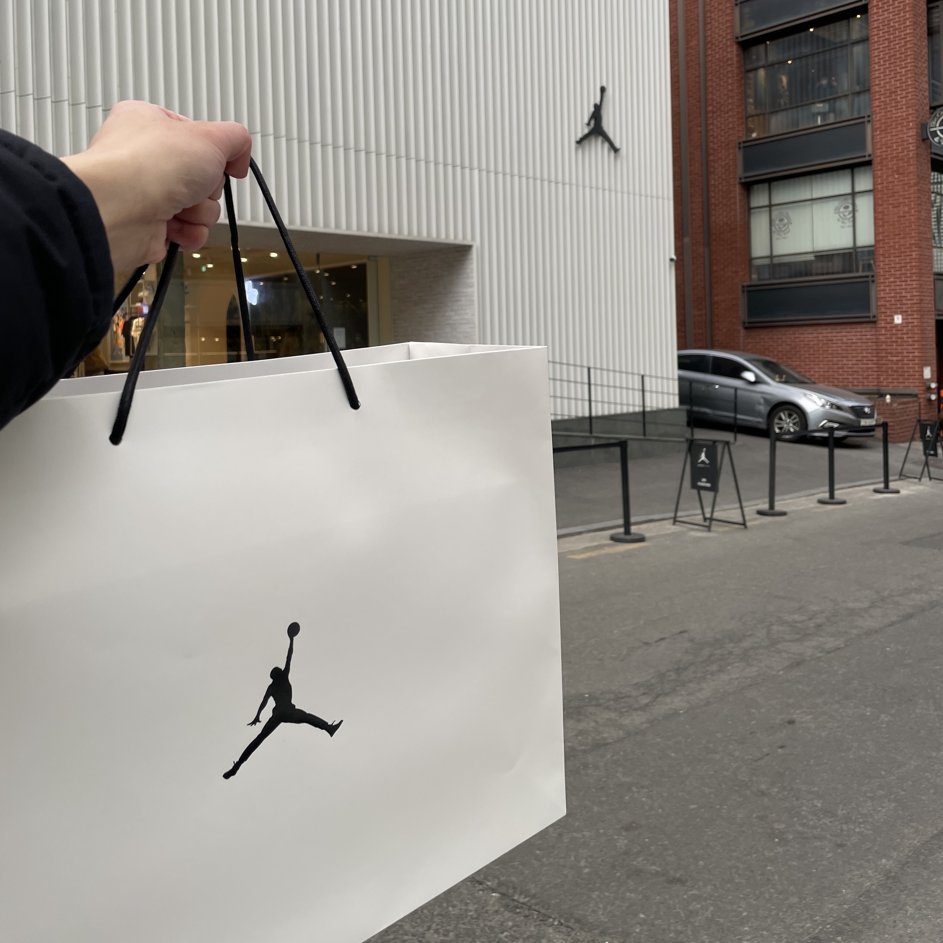 Jordan 1 Mid College Grey 착용 스타일 - 1
