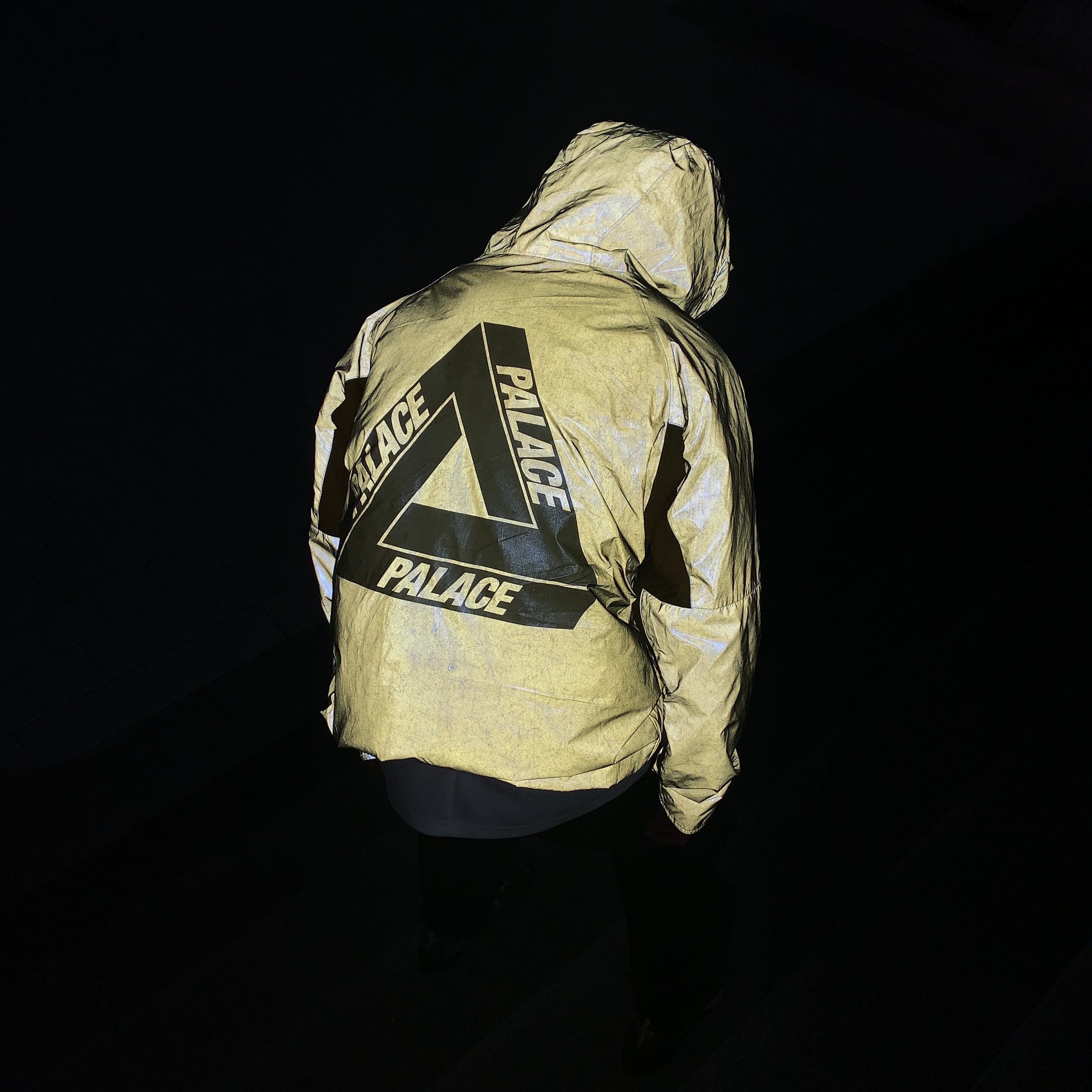 (W) Nike x Off-White Vapor Street Black Laser Fuchsia, Palace Deflector Jacket Cobalt Blue Reflective - 19FW 착용 스타일 - 4