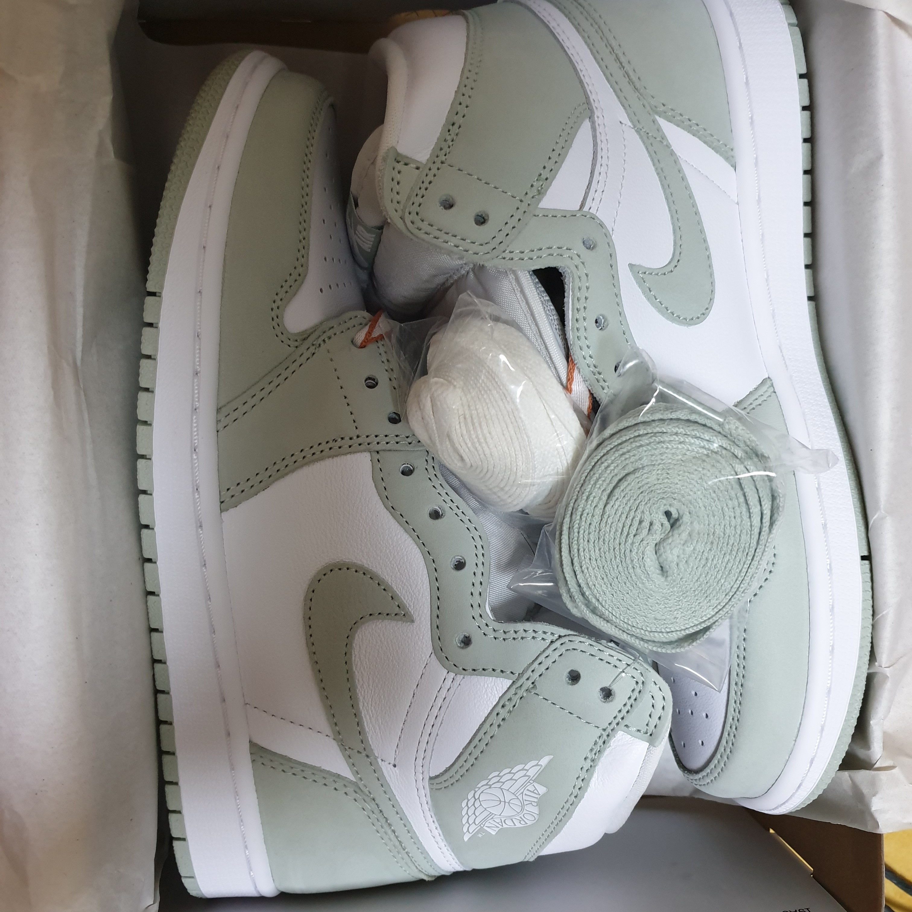 (W) Jordan 1 Retro High OG Seafoam 착용 스타일