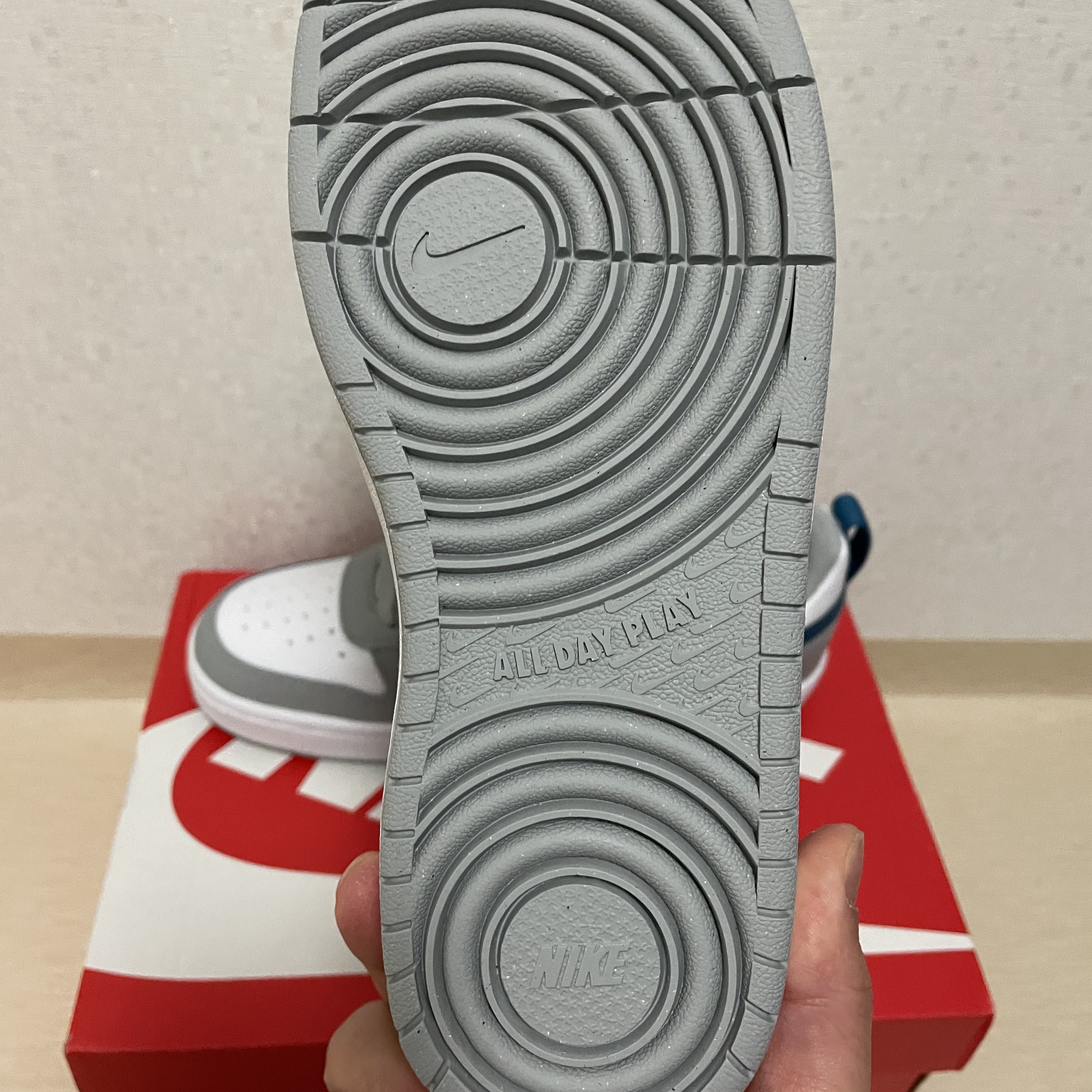 (GS) Nike Court Borough Low 2 Light Smoke Grey 착용 스타일 - 4