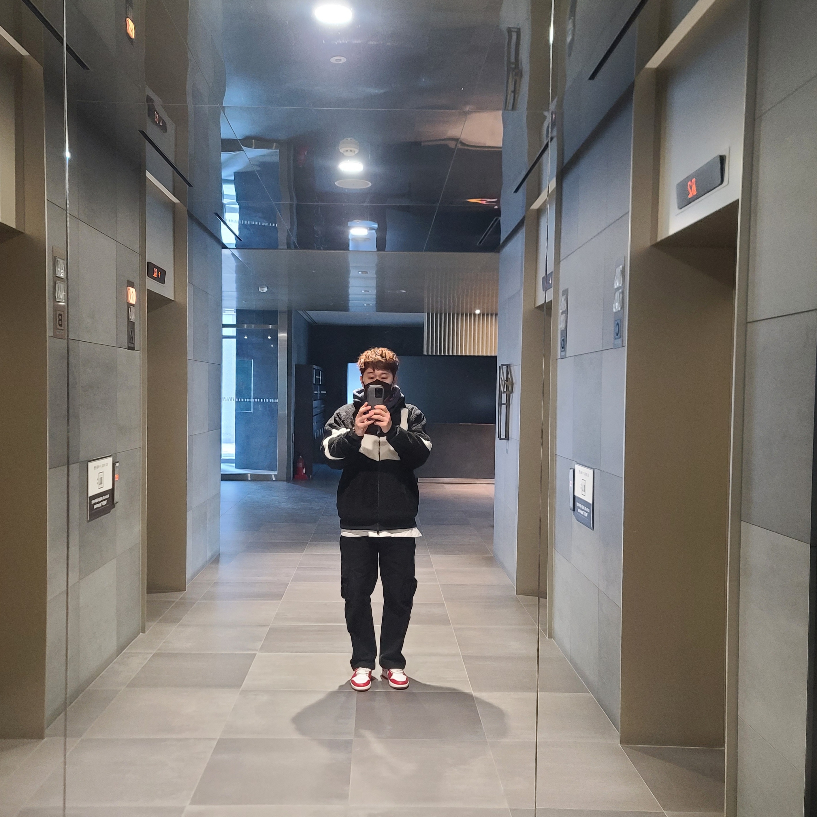 Nike Big Swoosh Full Zip Jacket Black Sail, Jordan 1 Low Gym Red White 착용 스타일