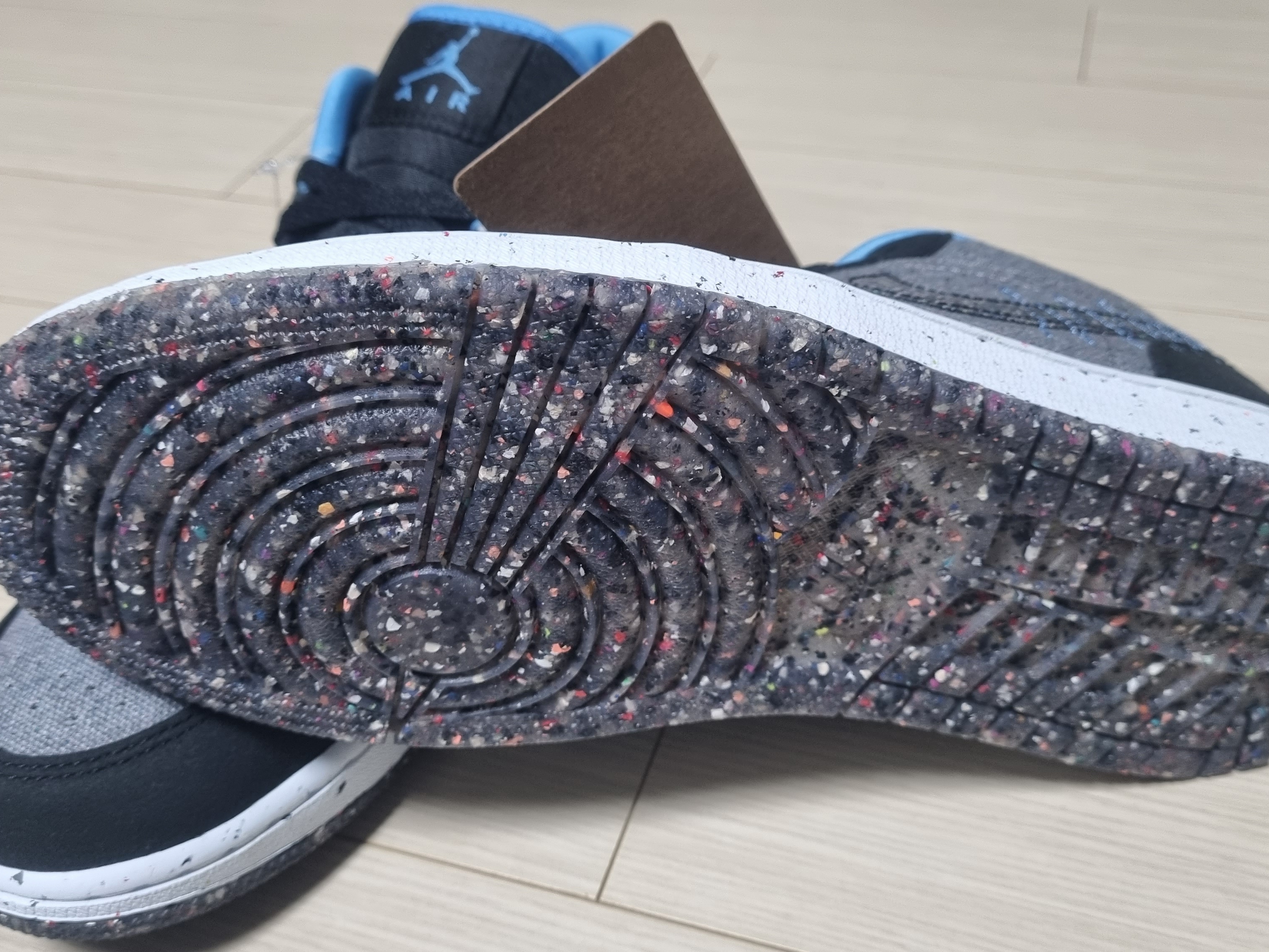 Jordan 1 Low SE Light Smoke Grey Black 착용 스타일 - 2
