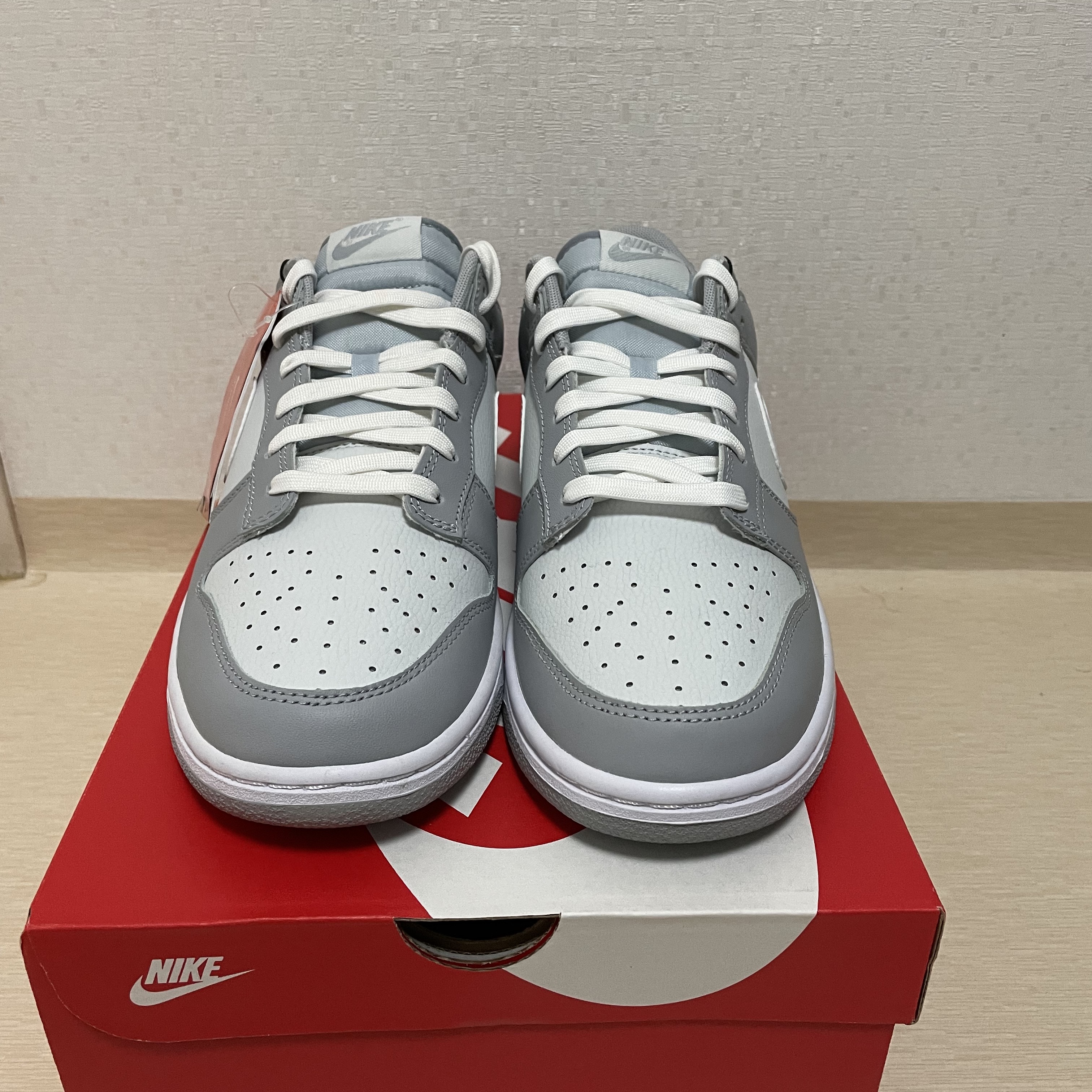 Nike Dunk Low Retro Wolf Grey 착용 스타일 - 4