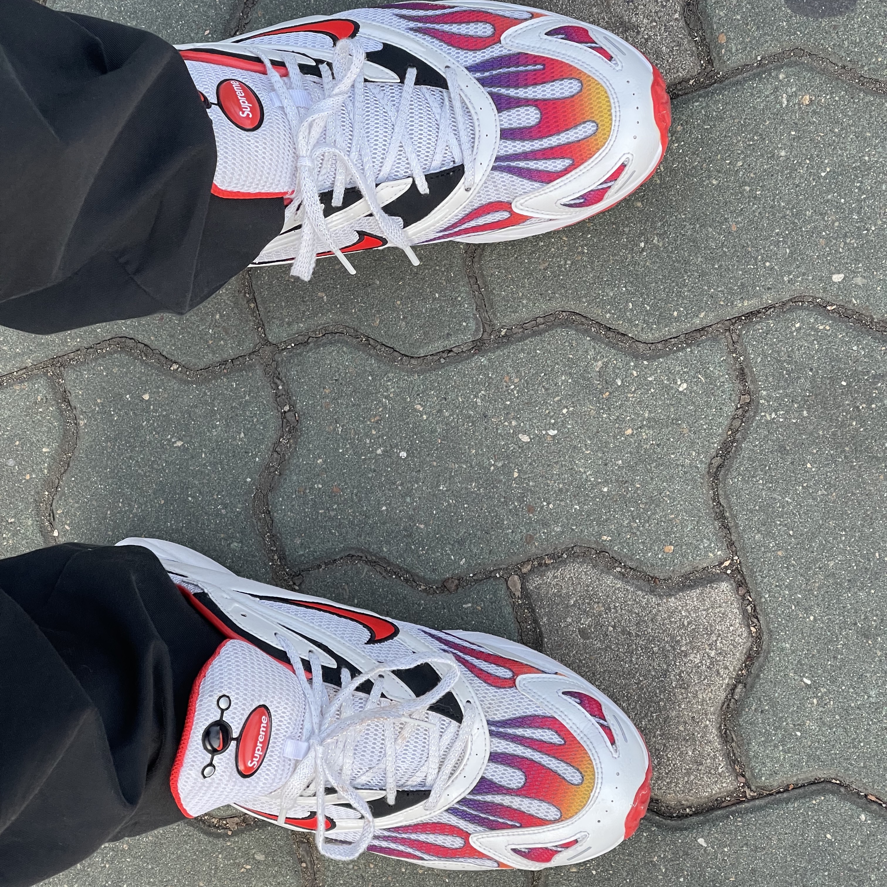 Nike x Supreme Zoom Streak Spectrum Plus White 착용 스타일 - 1