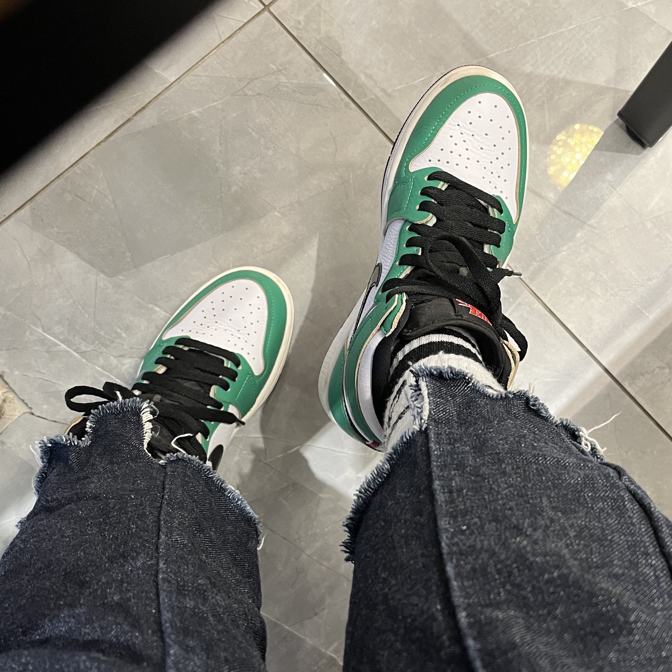 (W) Jordan 1 Retro High OG Lucky Green 착용 스타일 - 2