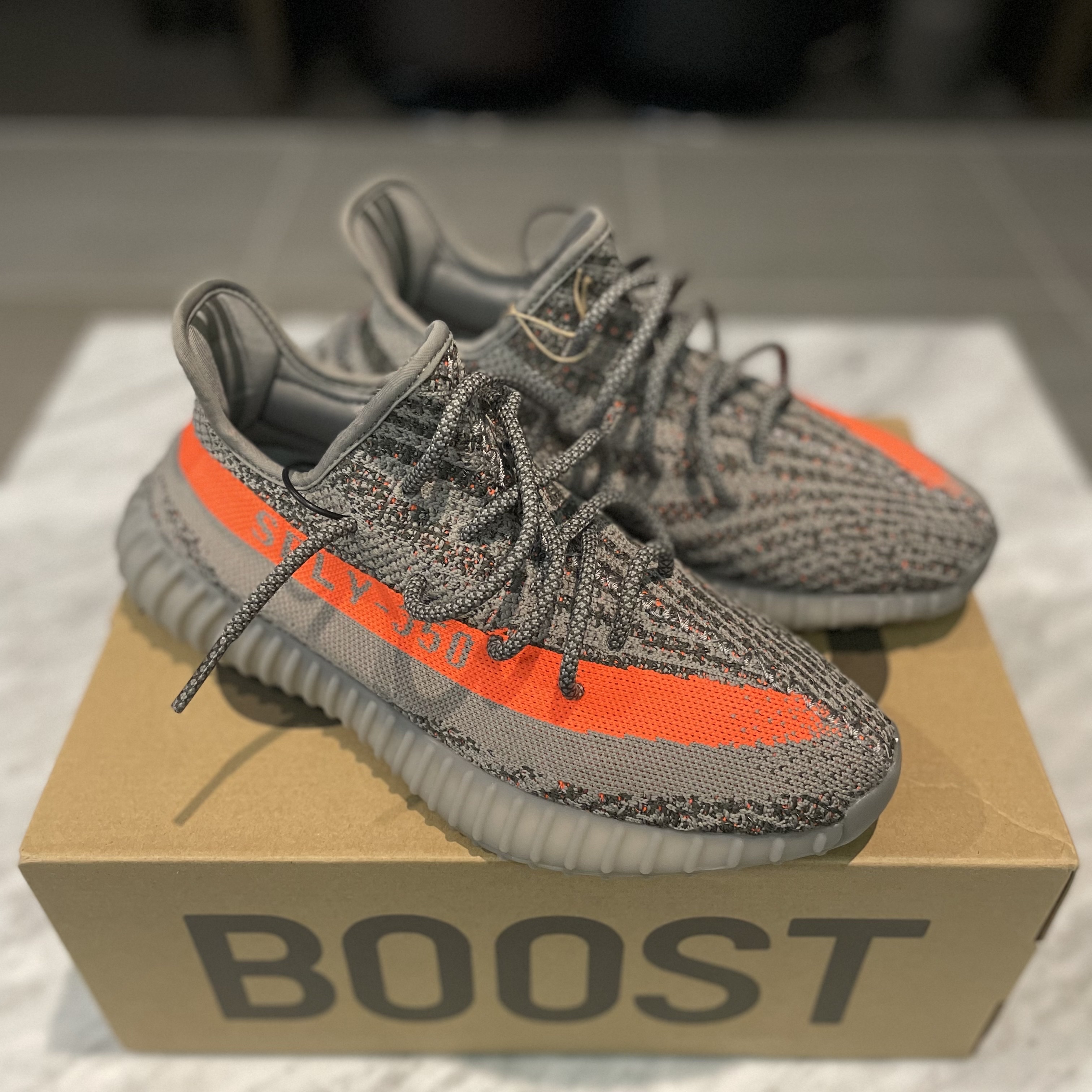Adidas Yeezy Boost 350 V2 Beluga - Reflective 착용 스타일