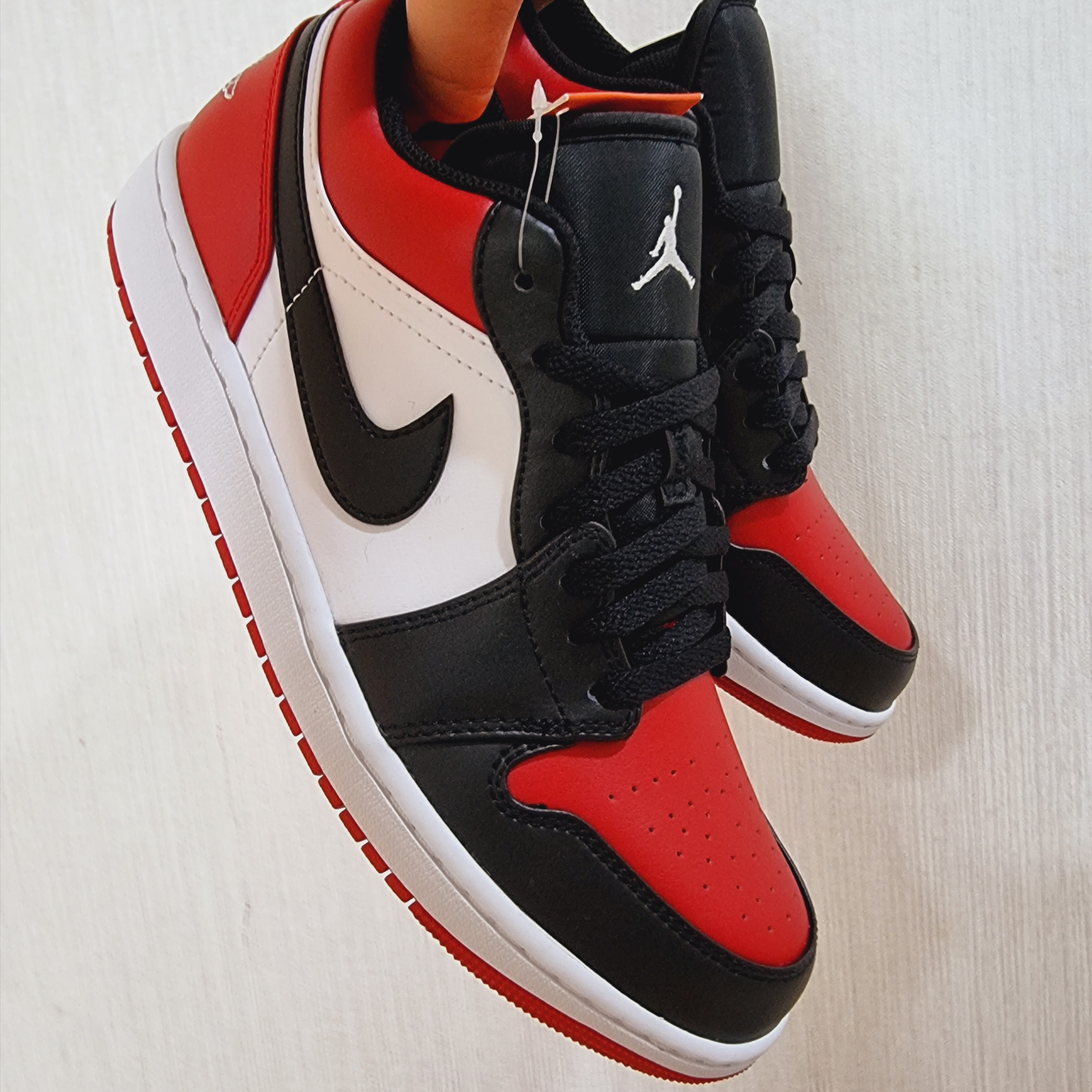 Jordan 1 Low Bred Toe 착용 스타일 - 2