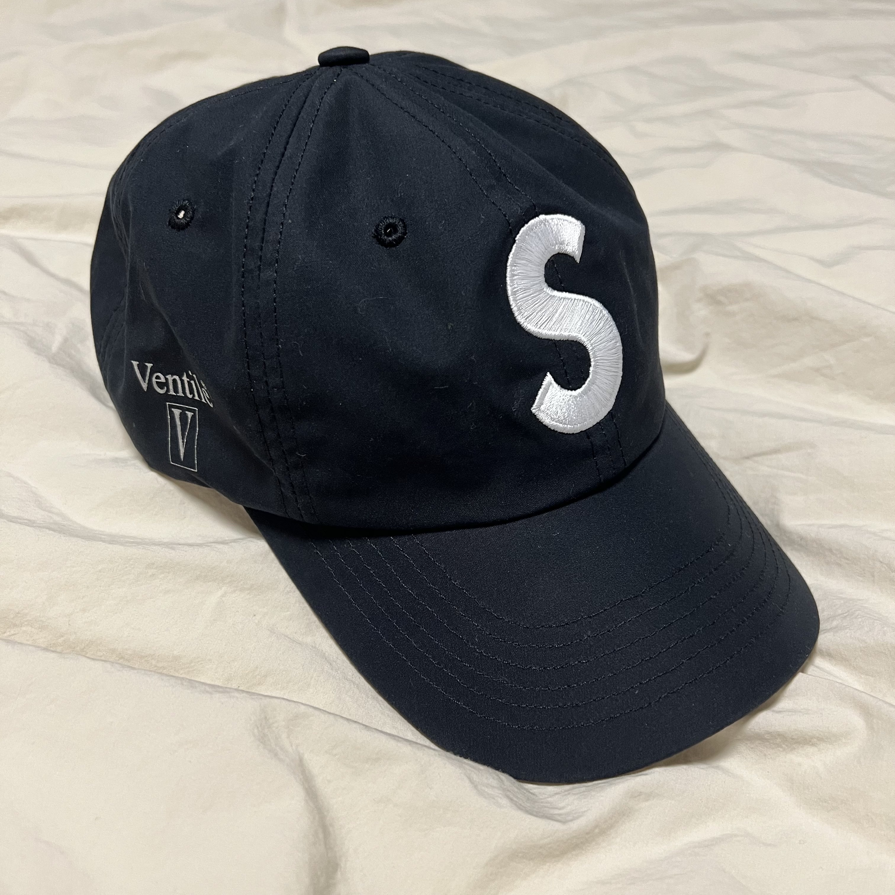 Supreme Ventile S Logo 6-Panel Black - 21FW 착용 스타일